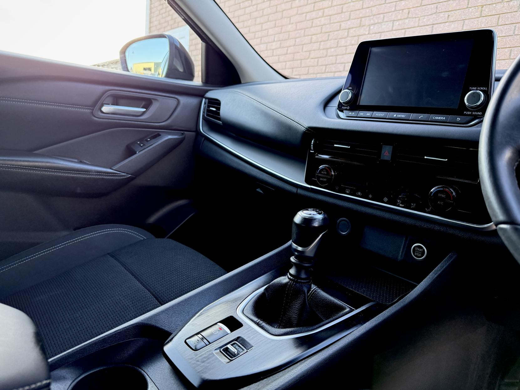 Nissan Qashqai 1.3 DIG-T MHEV Acenta Premium SUV 5dr Petrol Hybrid Manual Euro 6 (s/s) (140 ps)