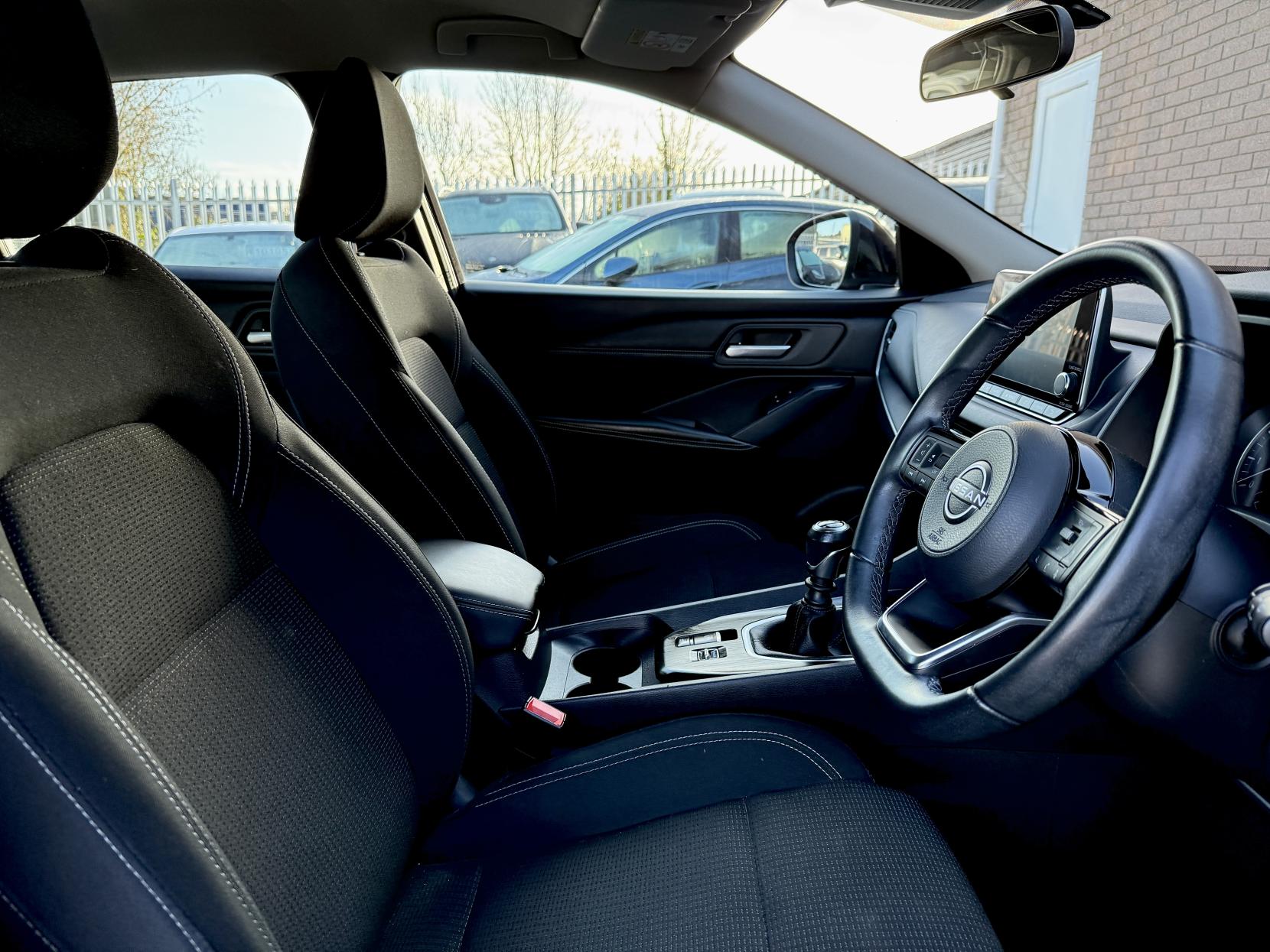 Nissan Qashqai 1.3 DIG-T MHEV Acenta Premium SUV 5dr Petrol Hybrid Manual Euro 6 (s/s) (140 ps)