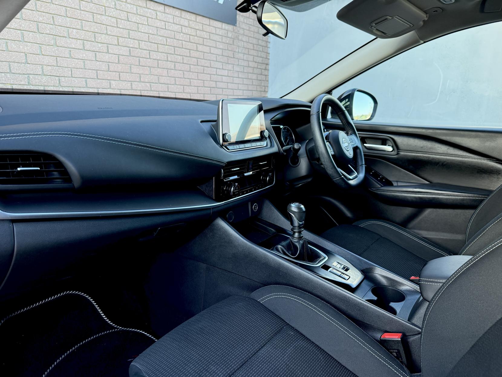 Nissan Qashqai 1.3 DIG-T MHEV Acenta Premium SUV 5dr Petrol Hybrid Manual Euro 6 (s/s) (140 ps)