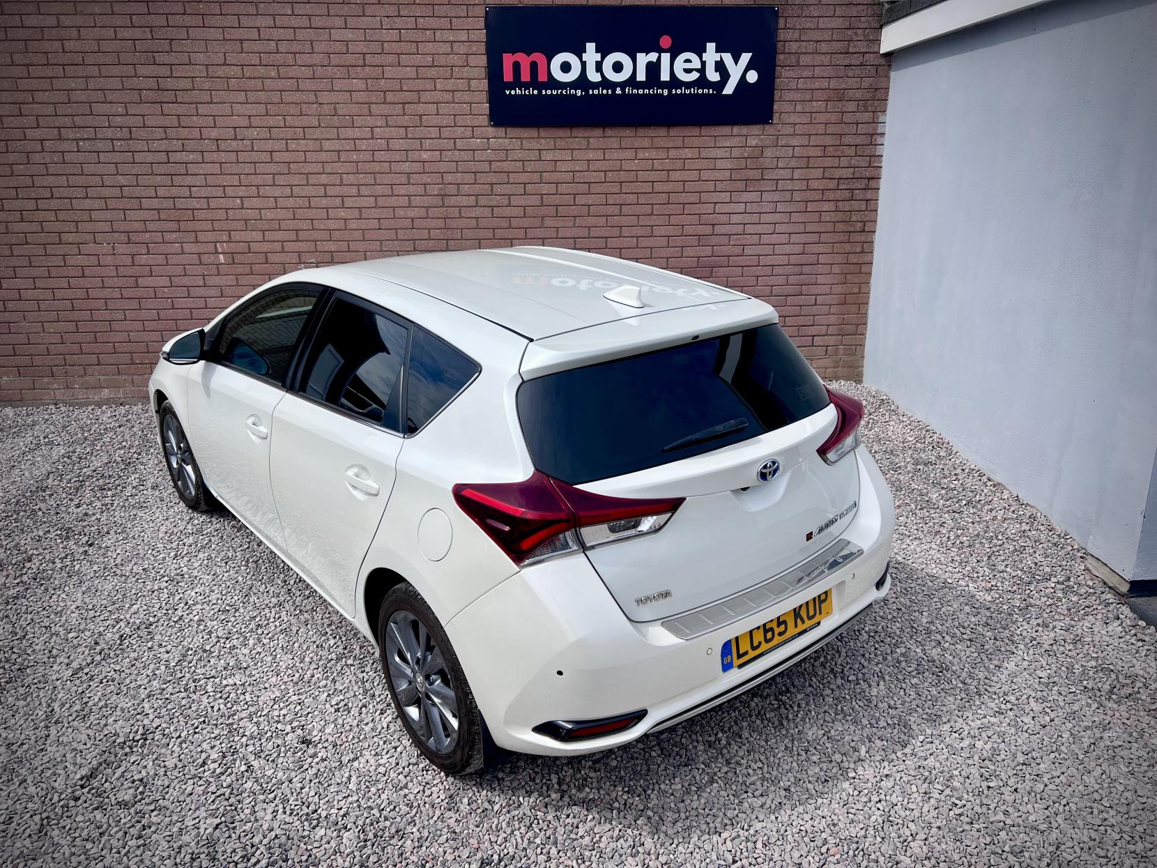 Toyota Auris 1.8 VVT-h Excel Hatchback 5dr Petrol Hybrid CVT Euro 6 (s/s) (Safety Sense) (136 ps)