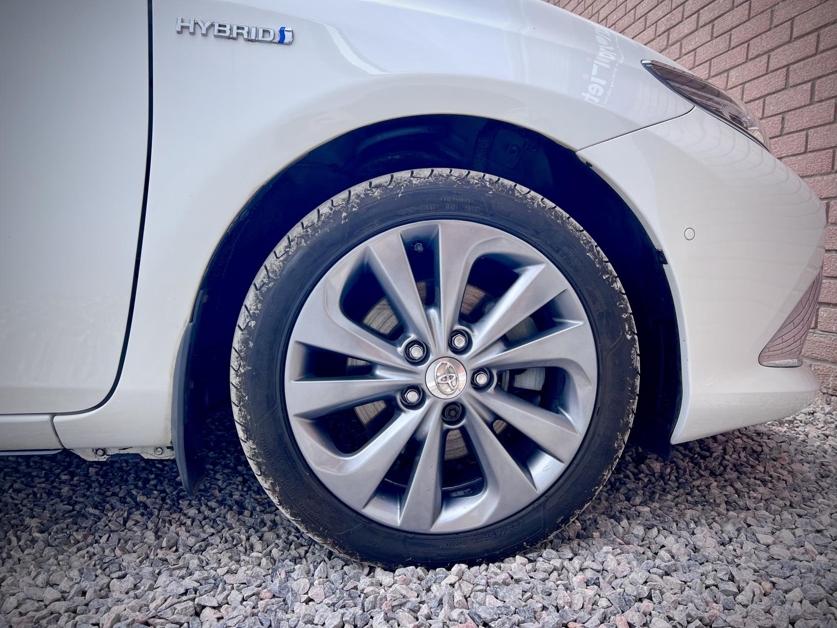 Toyota Auris 1.8 VVT-h Excel Hatchback 5dr Petrol Hybrid CVT Euro 6 (s/s) (Safety Sense) (136 ps)