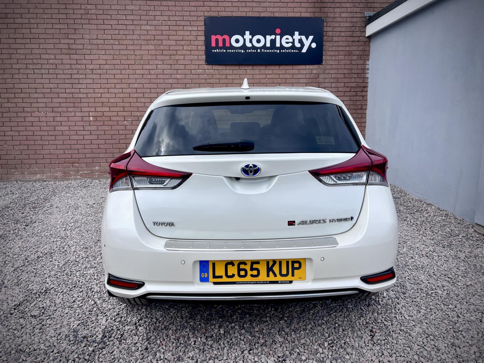 Toyota Auris 1.8 VVT-h Excel Hatchback 5dr Petrol Hybrid CVT Euro 6 (s/s) (Safety Sense) (136 ps)