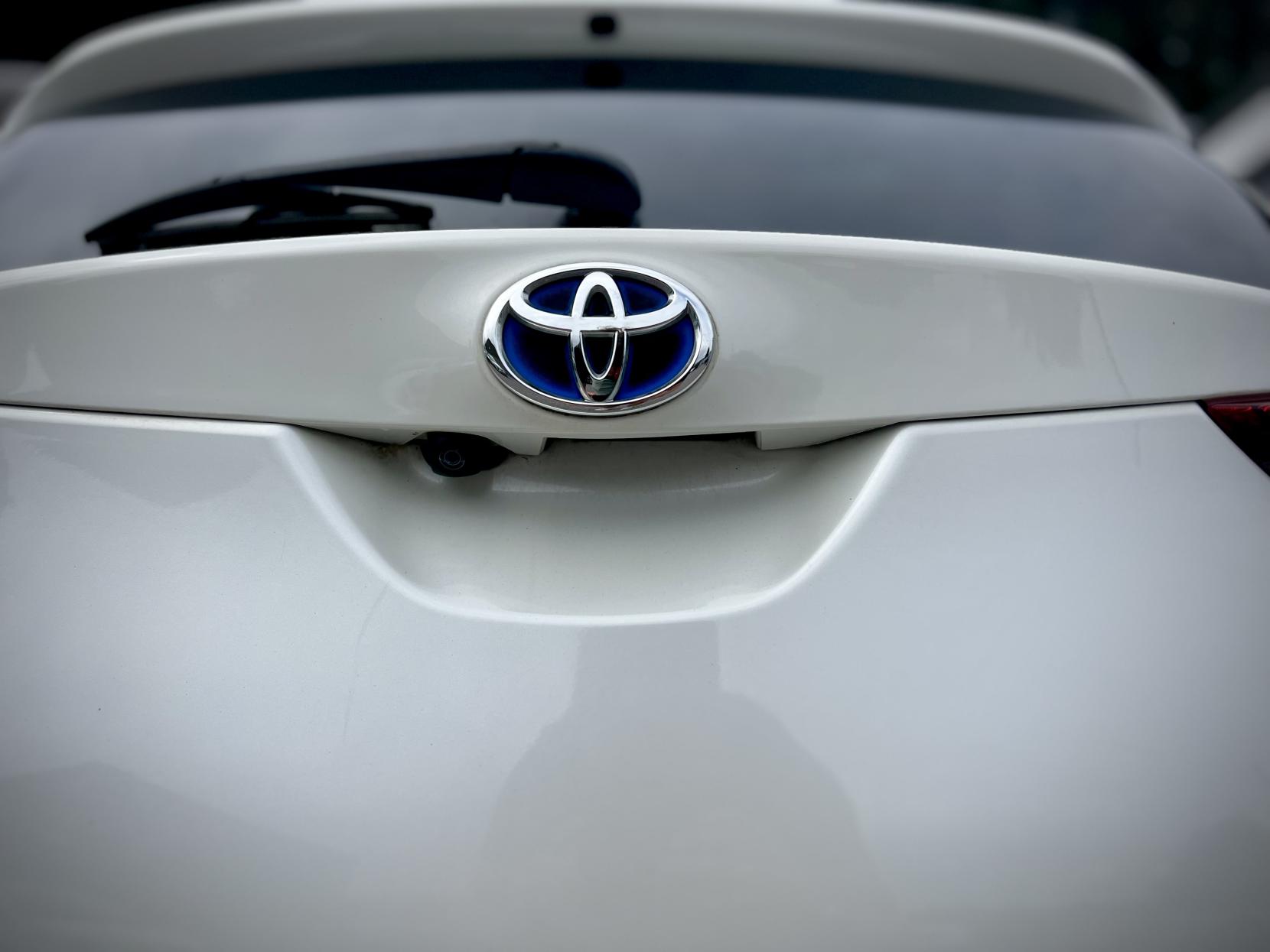 Toyota Auris 1.8 VVT-h Excel Hatchback 5dr Petrol Hybrid CVT Euro 6 (s/s) (Safety Sense) (136 ps)