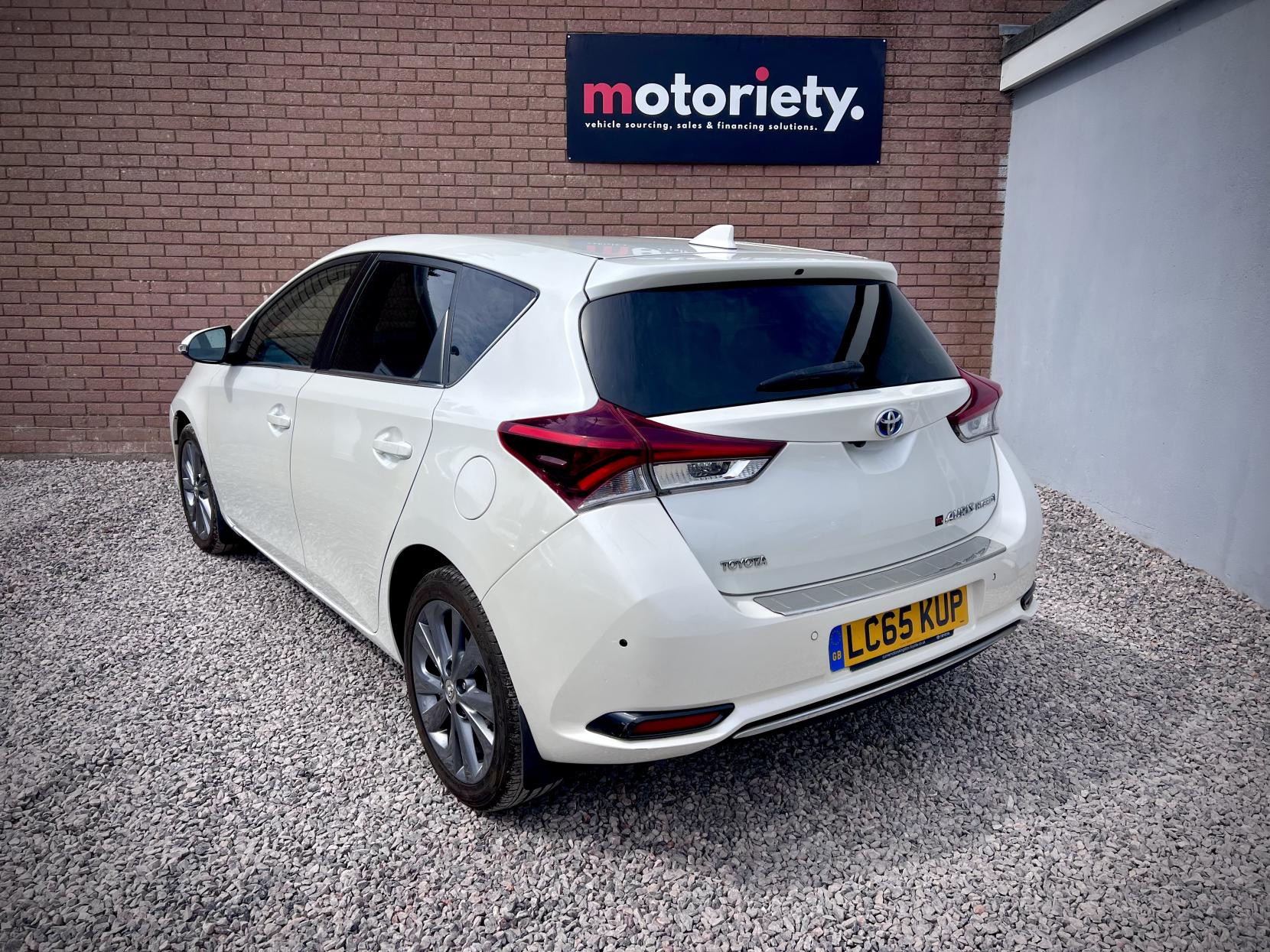 Toyota Auris 1.8 VVT-h Excel Hatchback 5dr Petrol Hybrid CVT Euro 6 (s/s) (Safety Sense) (136 ps)