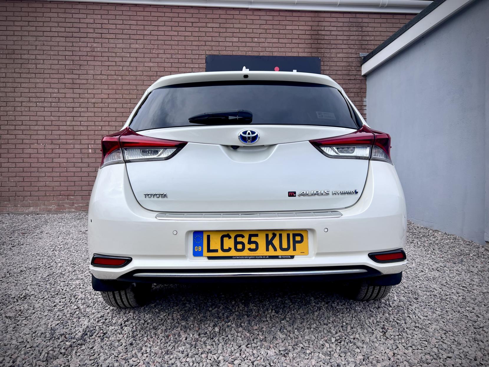 Toyota Auris 1.8 VVT-h Excel Hatchback 5dr Petrol Hybrid CVT Euro 6 (s/s) (Safety Sense) (136 ps)