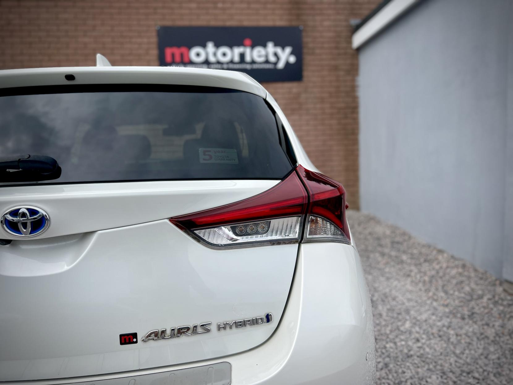Toyota Auris 1.8 VVT-h Excel Hatchback 5dr Petrol Hybrid CVT Euro 6 (s/s) (Safety Sense) (136 ps)