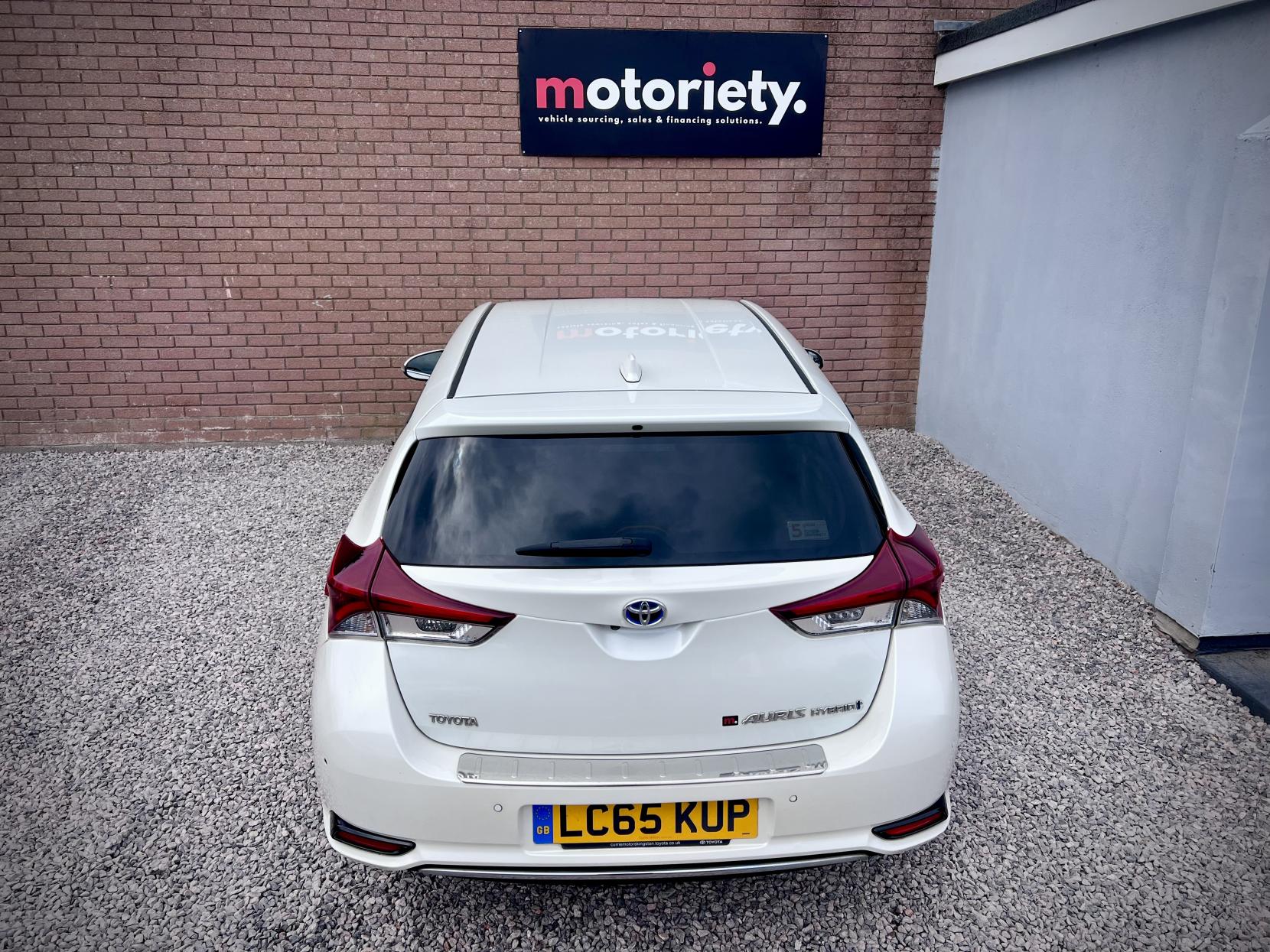 Toyota Auris 1.8 VVT-h Excel Hatchback 5dr Petrol Hybrid CVT Euro 6 (s/s) (Safety Sense) (136 ps)