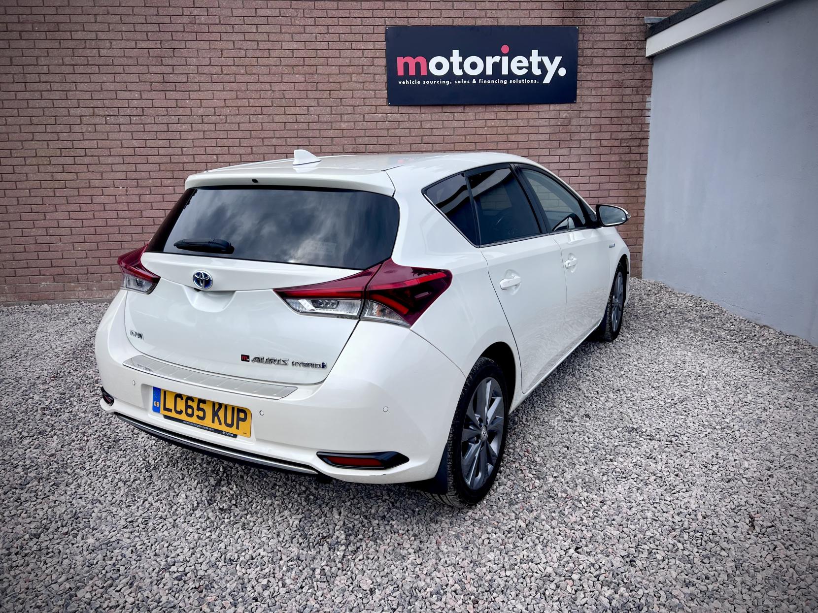 Toyota Auris 1.8 VVT-h Excel Hatchback 5dr Petrol Hybrid CVT Euro 6 (s/s) (Safety Sense) (136 ps)