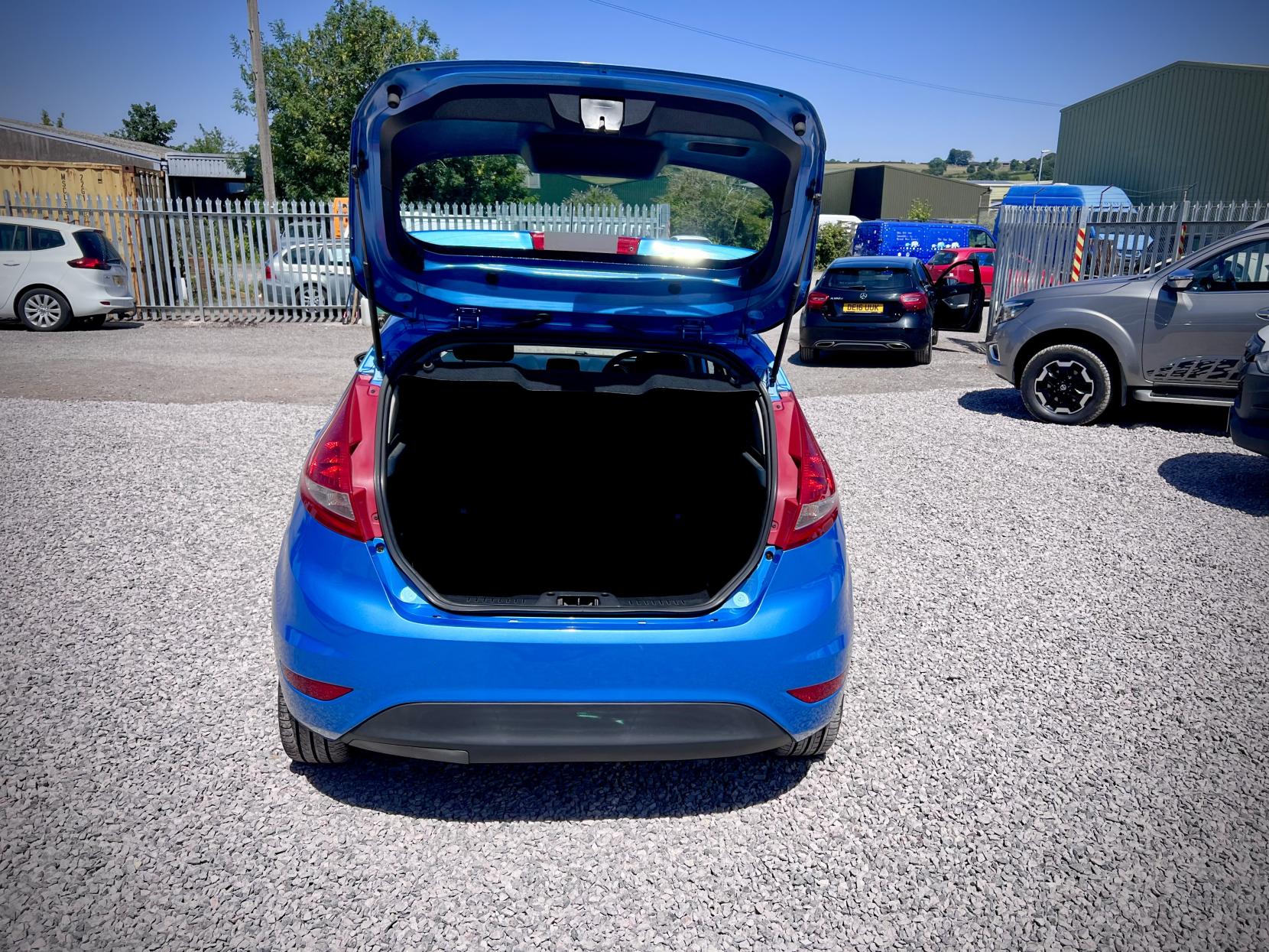 Ford Fiesta 1.25 Zetec Hatchback 5dr Petrol Manual (129 g/km, 81 bhp)