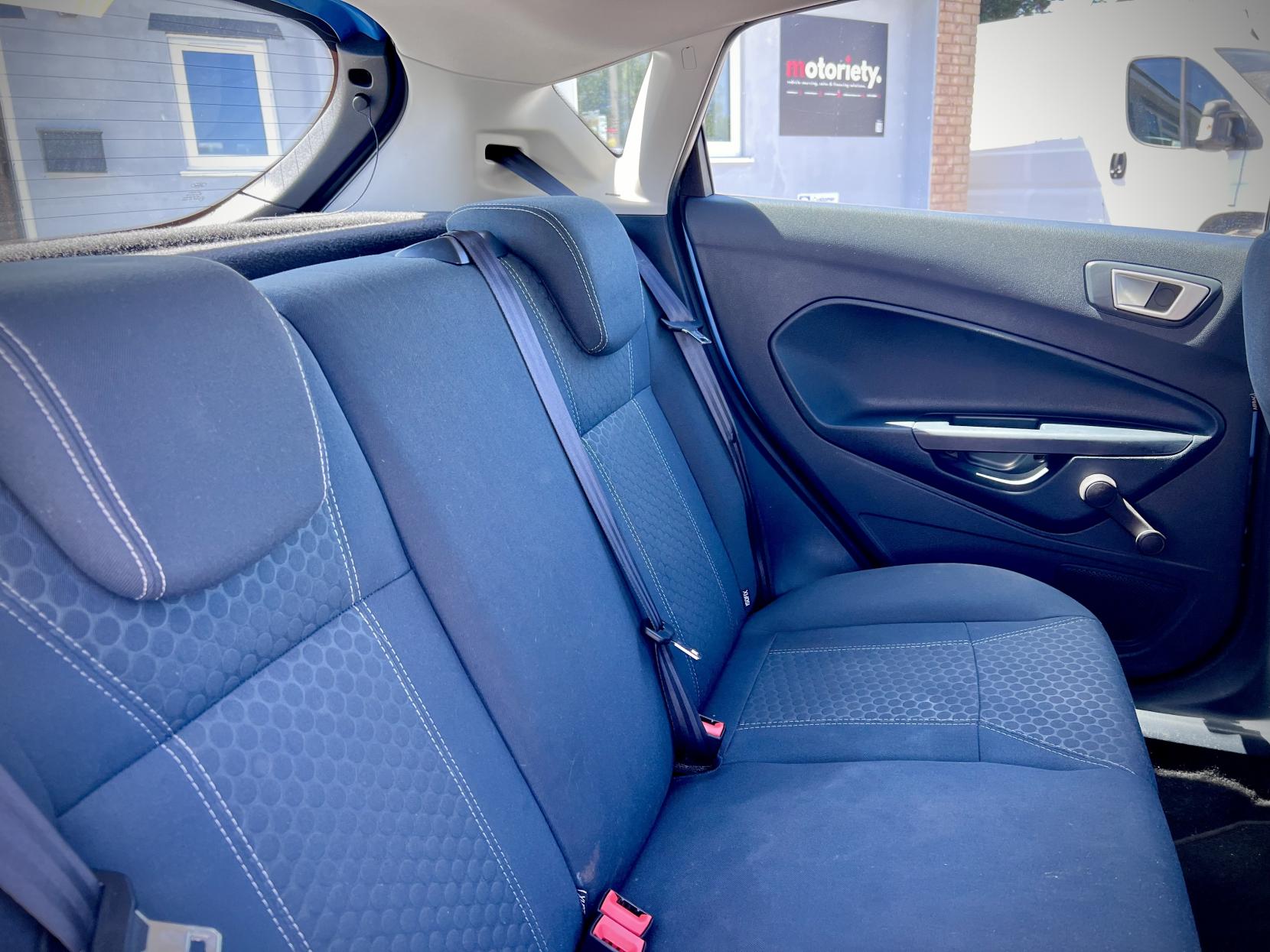 Ford Fiesta 1.25 Zetec Hatchback 5dr Petrol Manual (129 g/km, 81 bhp)