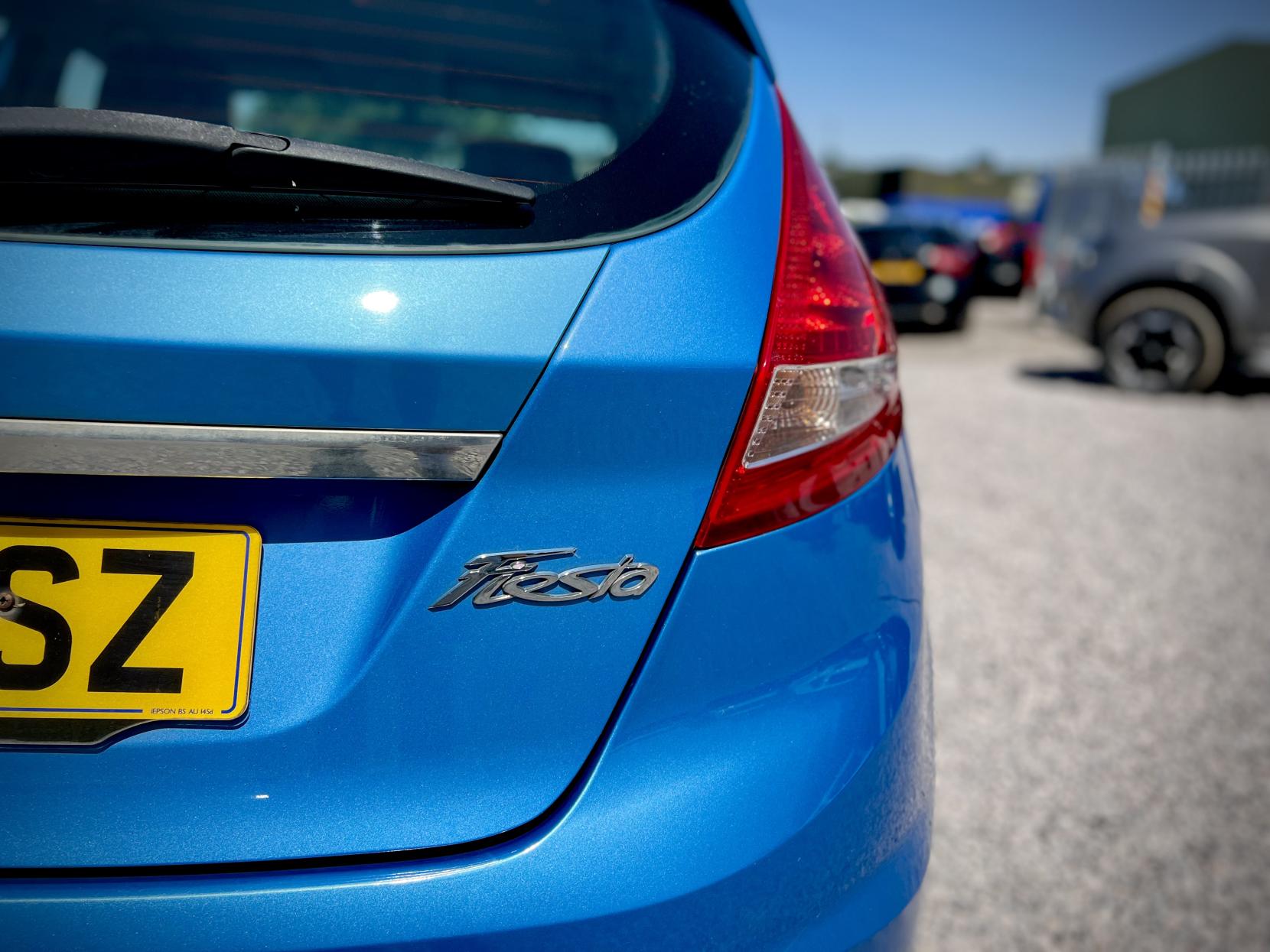 Ford Fiesta 1.25 Zetec Hatchback 5dr Petrol Manual (129 g/km, 81 bhp)