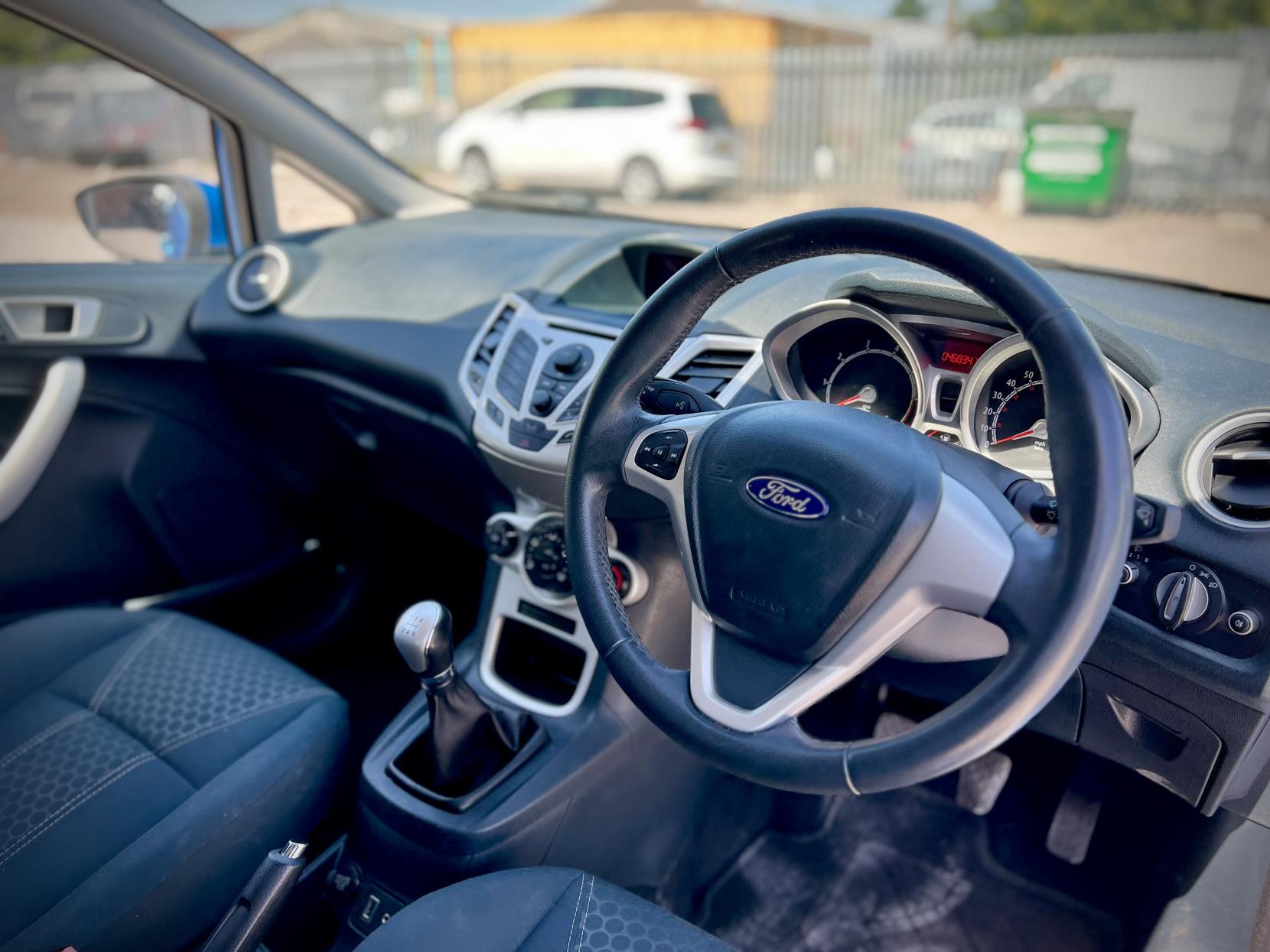 Ford Fiesta 1.25 Zetec Hatchback 5dr Petrol Manual (129 g/km, 81 bhp)