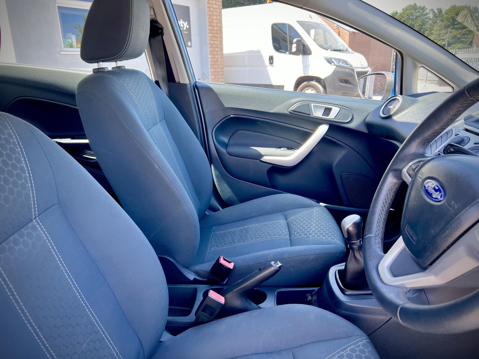 Ford Fiesta 1.25 Zetec Hatchback 5dr Petrol Manual (129 g/km, 81 bhp)