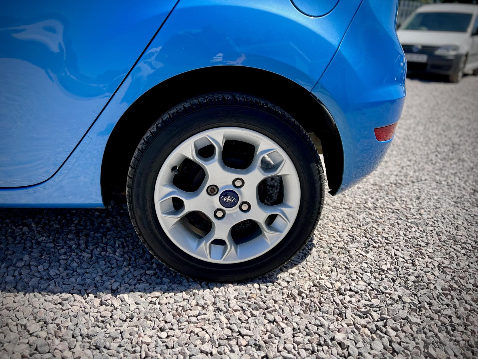 Ford Fiesta 1.25 Zetec Hatchback 5dr Petrol Manual (129 g/km, 81 bhp)