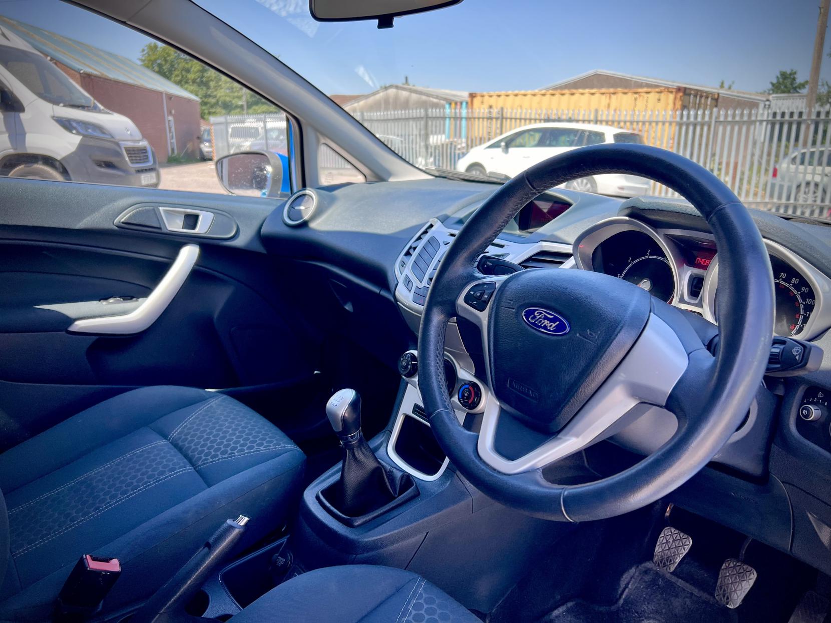 Ford Fiesta 1.25 Zetec Hatchback 5dr Petrol Manual (129 g/km, 81 bhp)