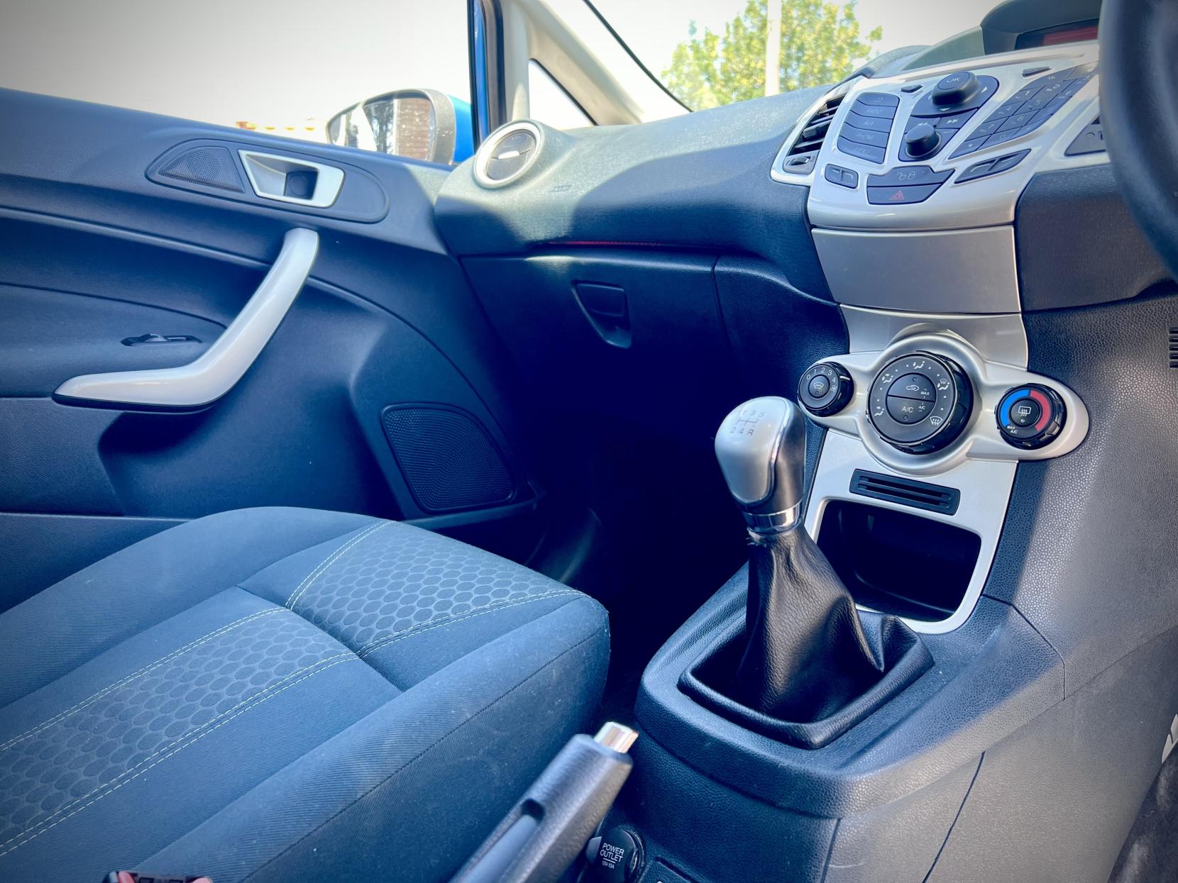 Ford Fiesta 1.25 Zetec Hatchback 5dr Petrol Manual (129 g/km, 81 bhp)