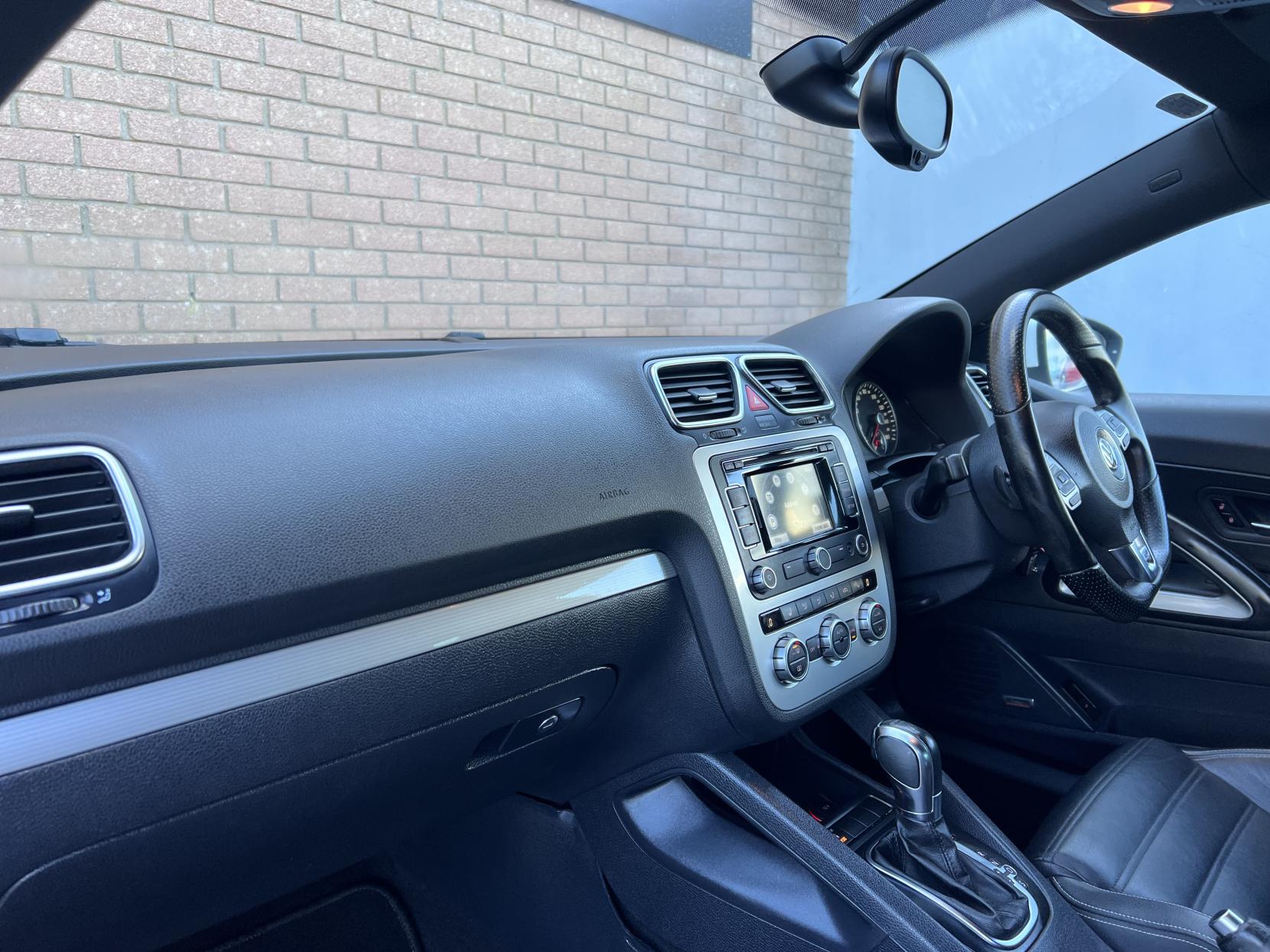 Volkswagen Scirocco 2.0 TSI R-Line Hatchback 3dr Petrol DSG Euro 5 (Leather, Nav) (210 ps)