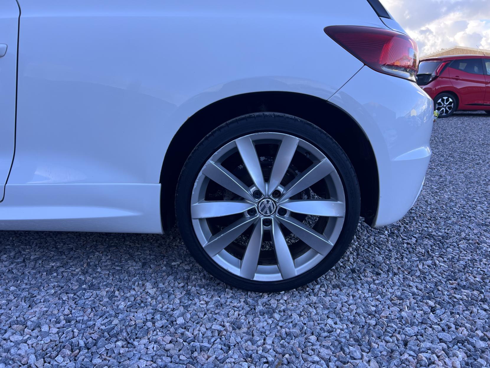 Volkswagen Scirocco 2.0 TSI R-Line Hatchback 3dr Petrol DSG Euro 5 (Leather, Nav) (210 ps)