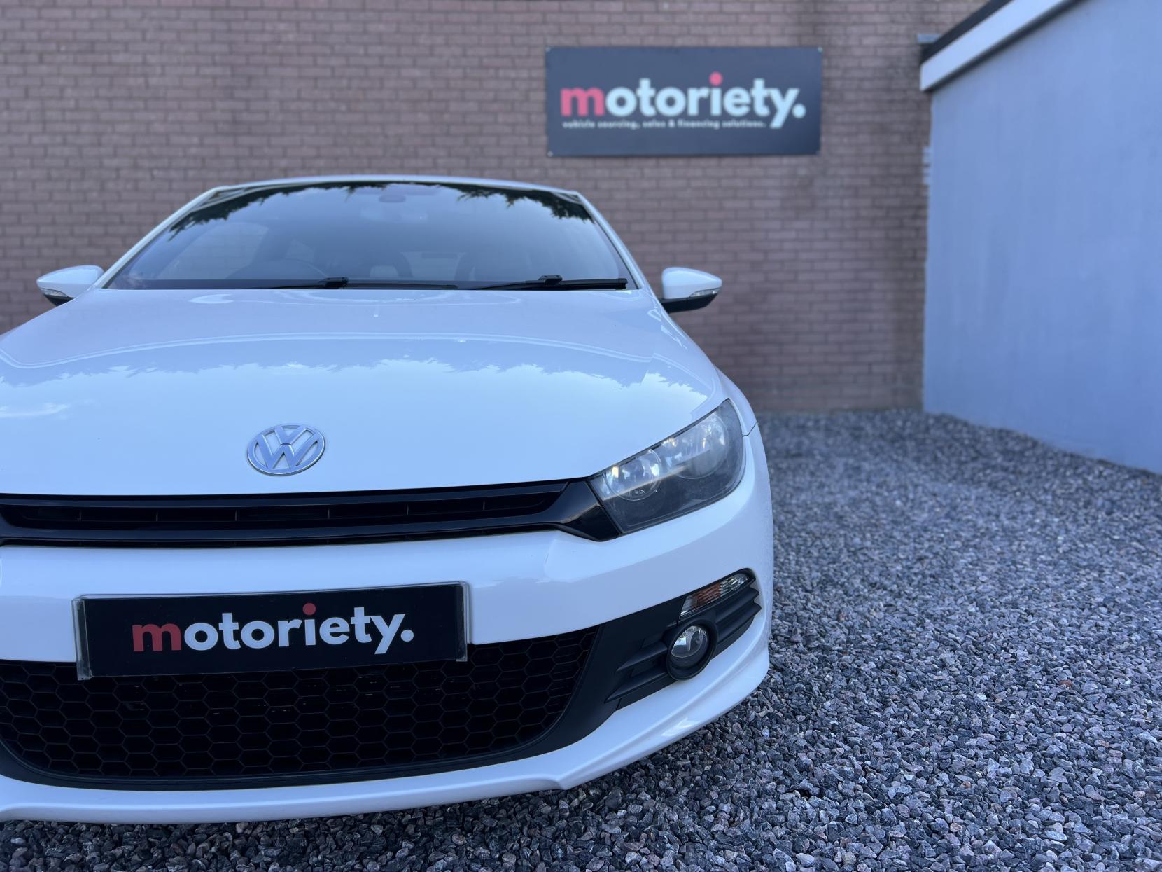 Volkswagen Scirocco 2.0 TSI R-Line Hatchback 3dr Petrol DSG Euro 5 (Leather, Nav) (210 ps)