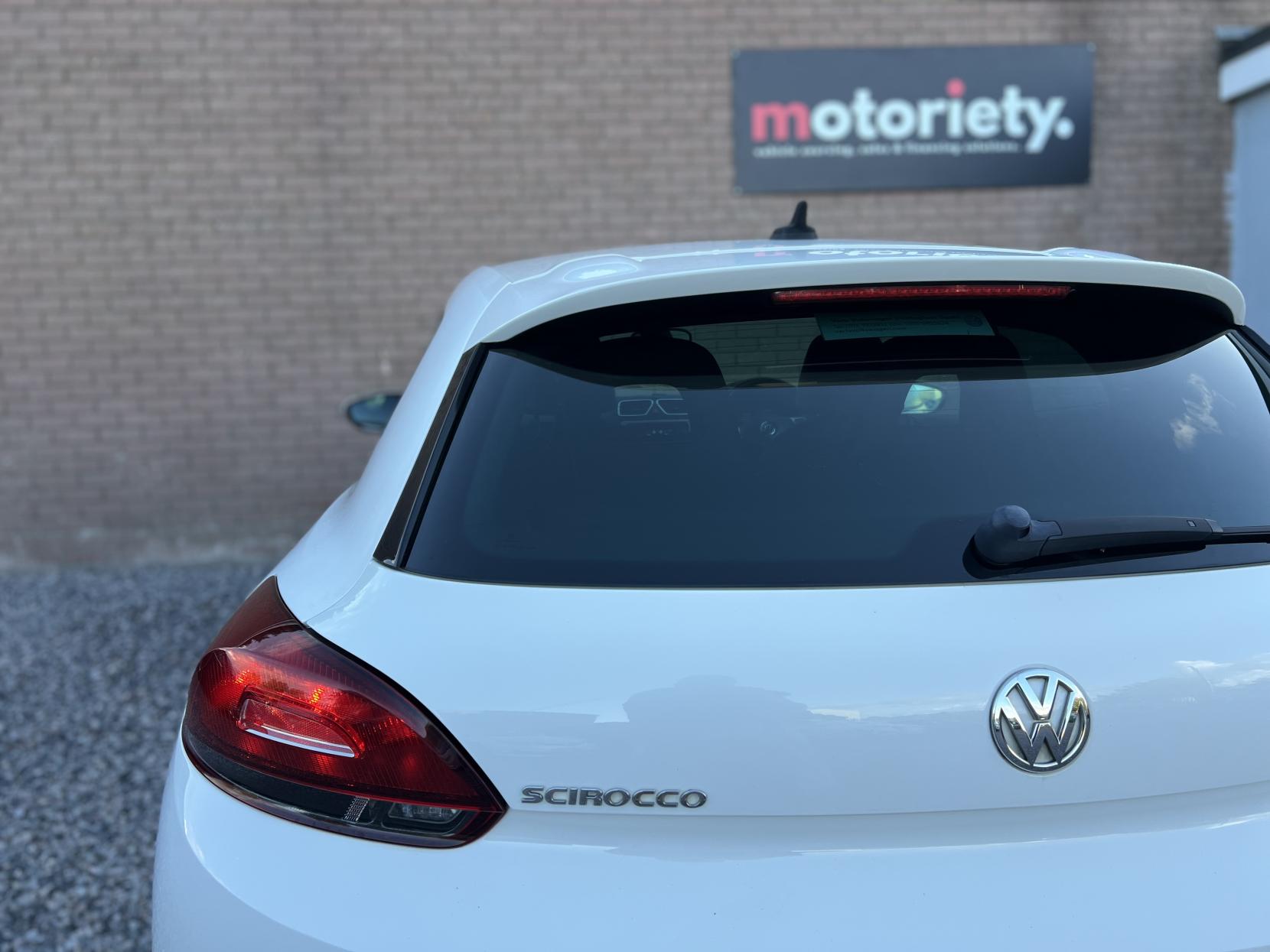 Volkswagen Scirocco 2.0 TSI R-Line Hatchback 3dr Petrol DSG Euro 5 (Leather, Nav) (210 ps)