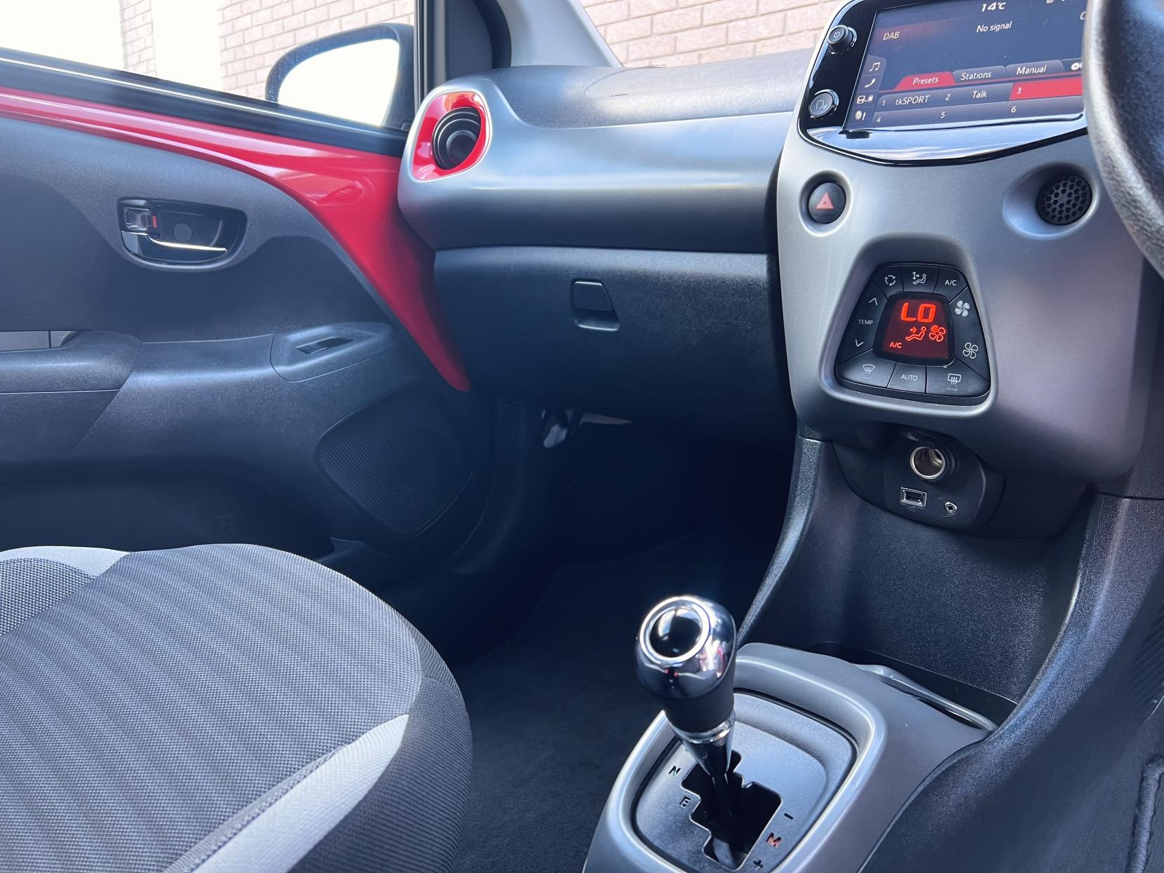 Toyota AYGO 1.0 VVT-i x-trend Funroof 5dr Petrol x-shift Euro 6 (71 ps)