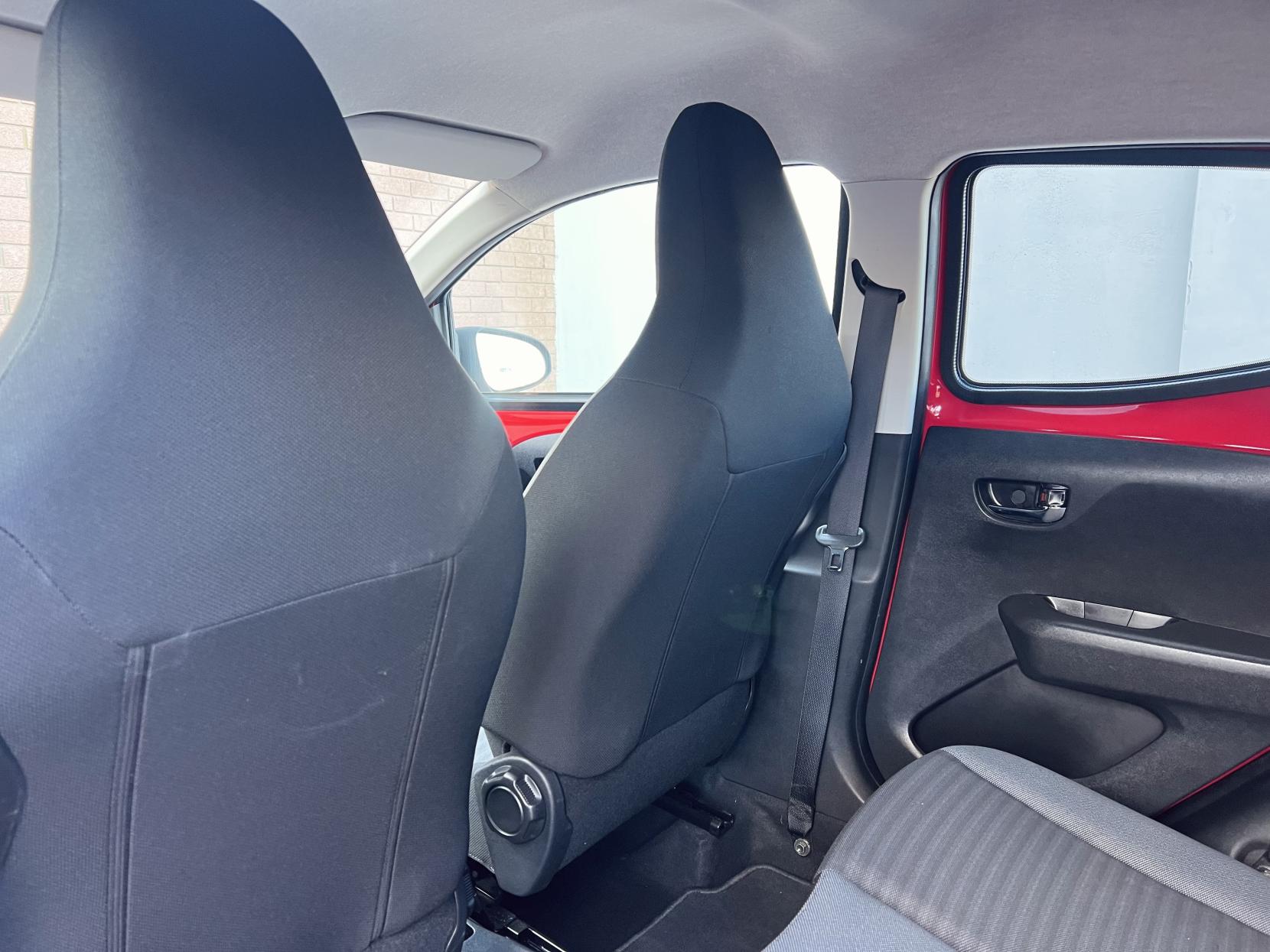 Toyota AYGO 1.0 VVT-i x-trend Funroof 5dr Petrol x-shift Euro 6 (71 ps)