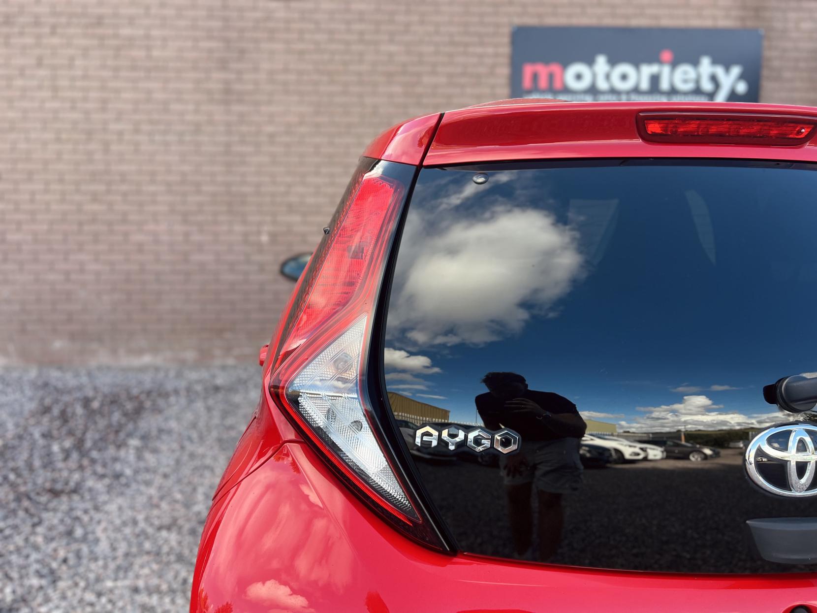 Toyota AYGO 1.0 VVT-i x-trend Funroof 5dr Petrol x-shift Euro 6 (71 ps)