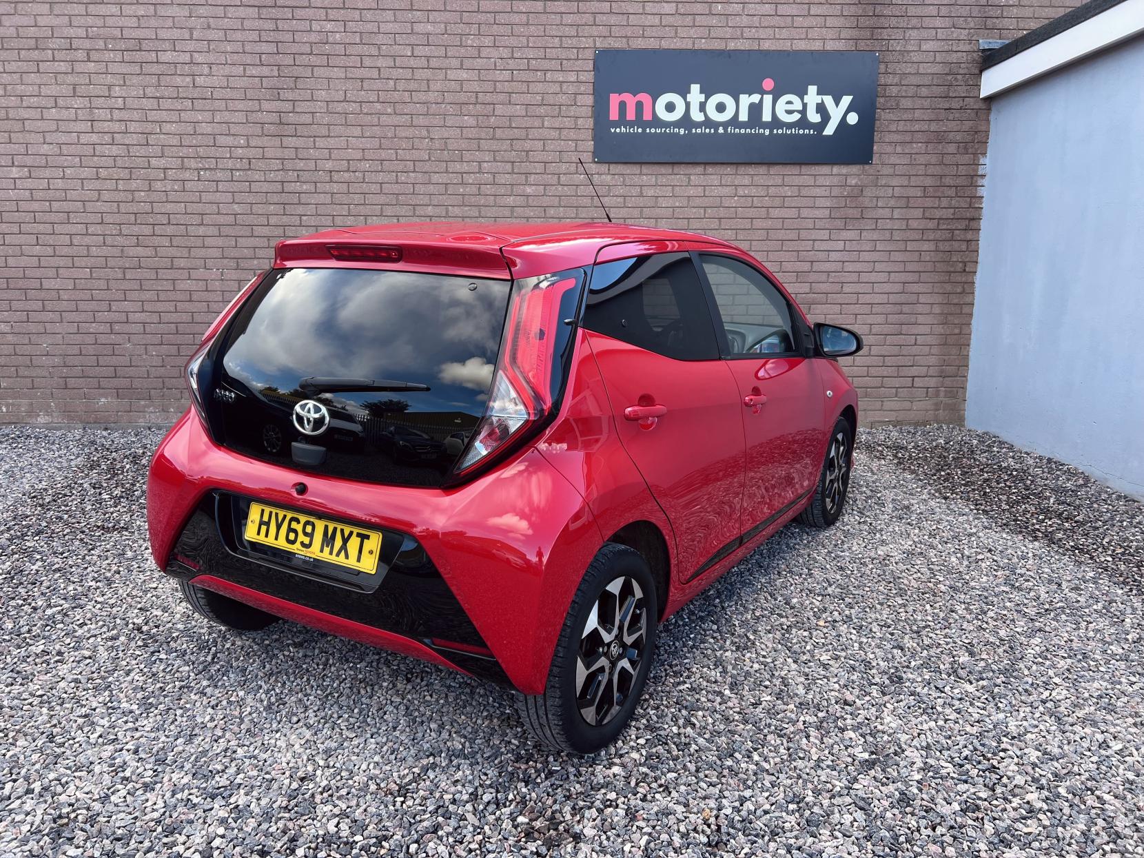 Toyota AYGO 1.0 VVT-i x-trend Funroof 5dr Petrol x-shift Euro 6 (71 ps)