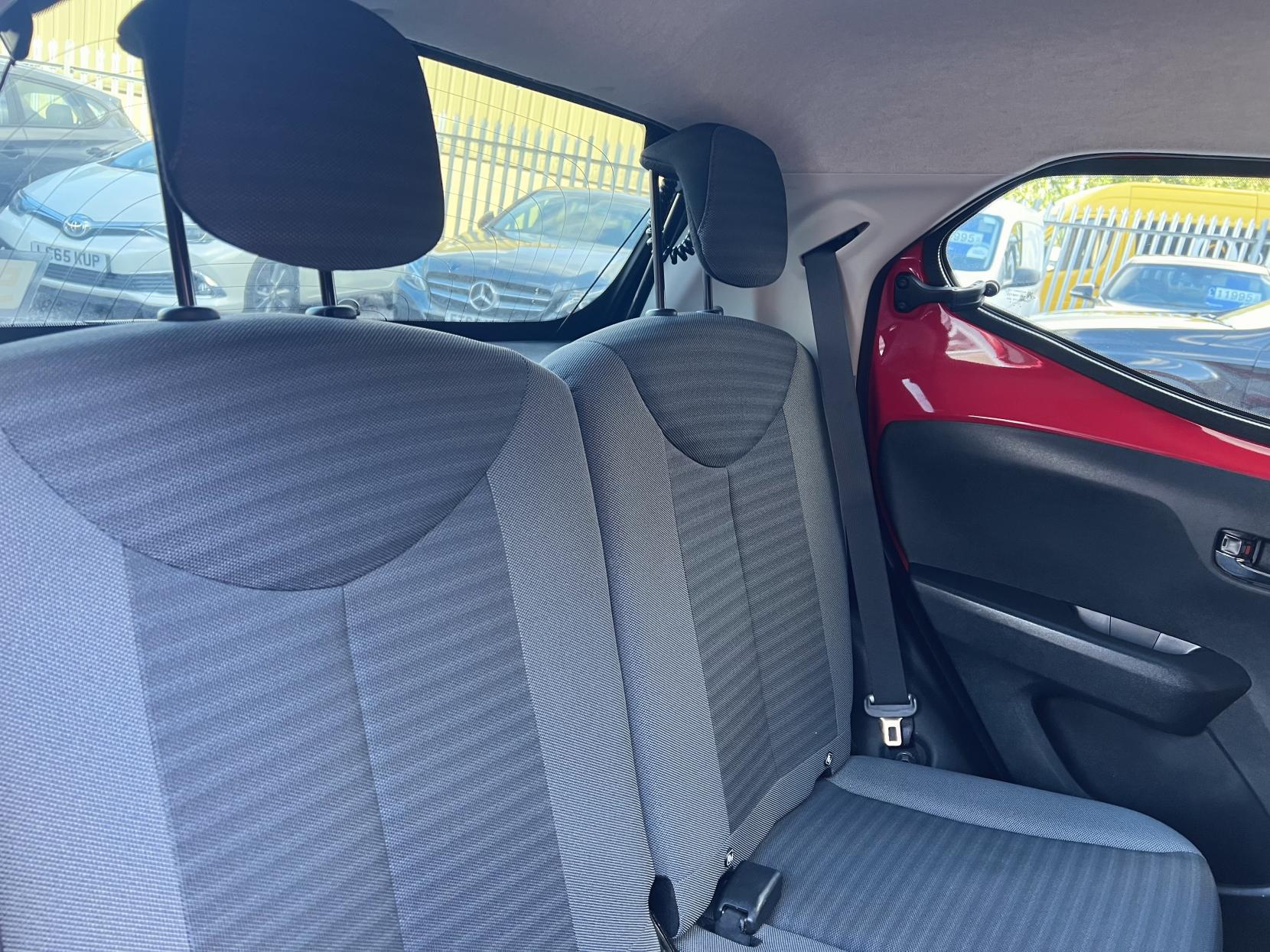 Toyota AYGO 1.0 VVT-i x-trend Funroof 5dr Petrol x-shift Euro 6 (71 ps)