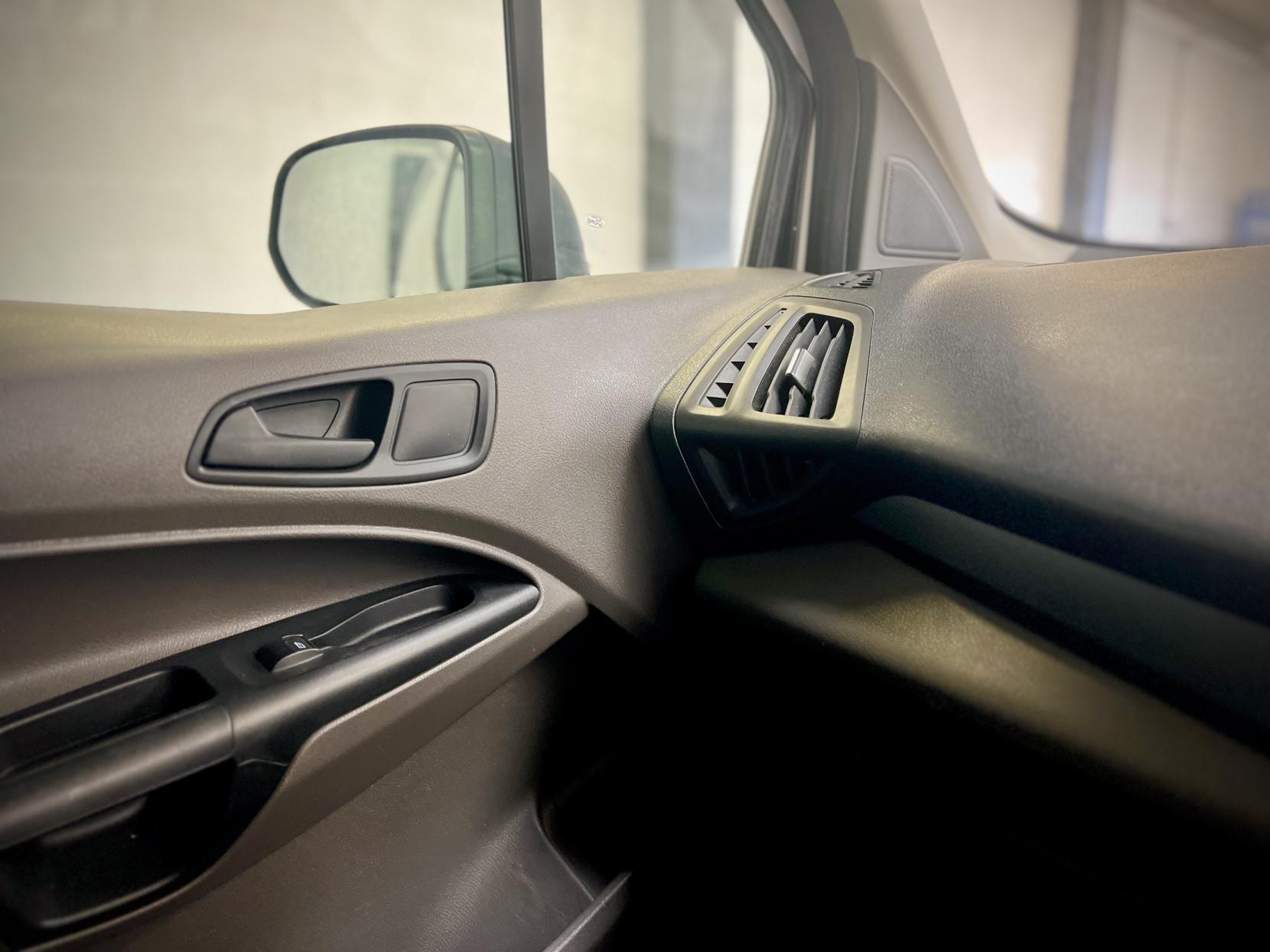 Ford Transit Connect 1.5 200 EcoBlue Leader Panel Van 5dr Diesel Manual L1 Euro 6 (s/s) (75 ps)
