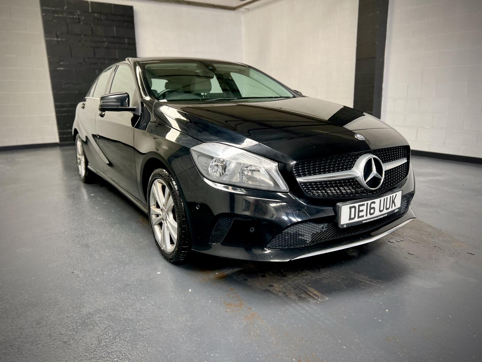 Mercedes-Benz A Class 1.5 A180d Sport (Executive) Hatchback 5dr Diesel Manual Euro 6 (s/s) (109 ps)