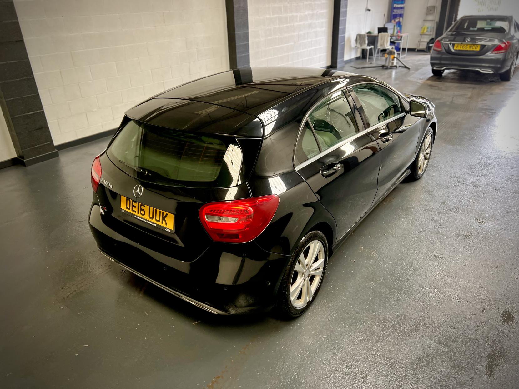 Mercedes-Benz A Class 1.5 A180d Sport (Executive) Hatchback 5dr Diesel Manual Euro 6 (s/s) (109 ps)