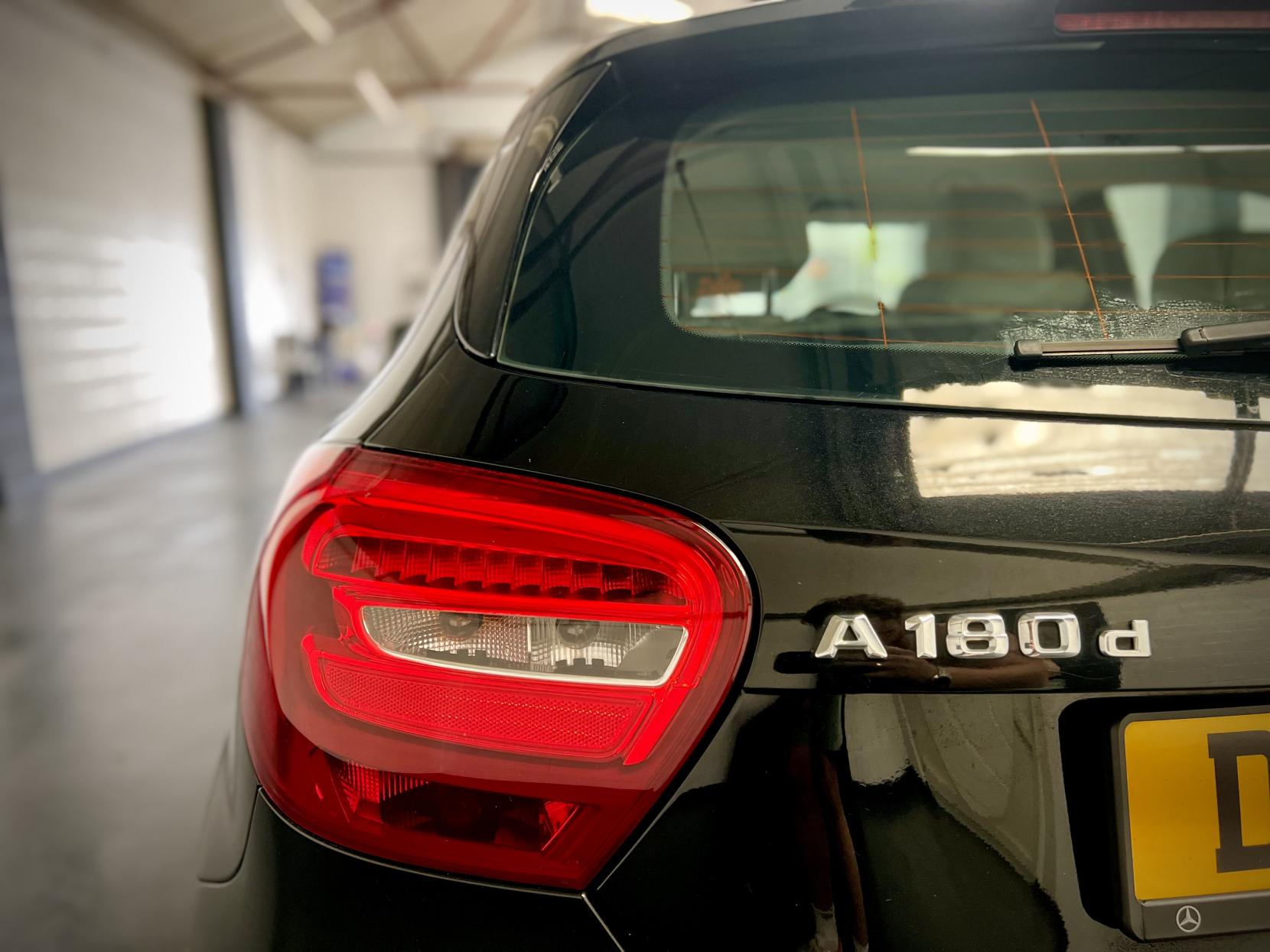 Mercedes-Benz A Class 1.5 A180d Sport (Executive) Hatchback 5dr Diesel Manual Euro 6 (s/s) (109 ps)