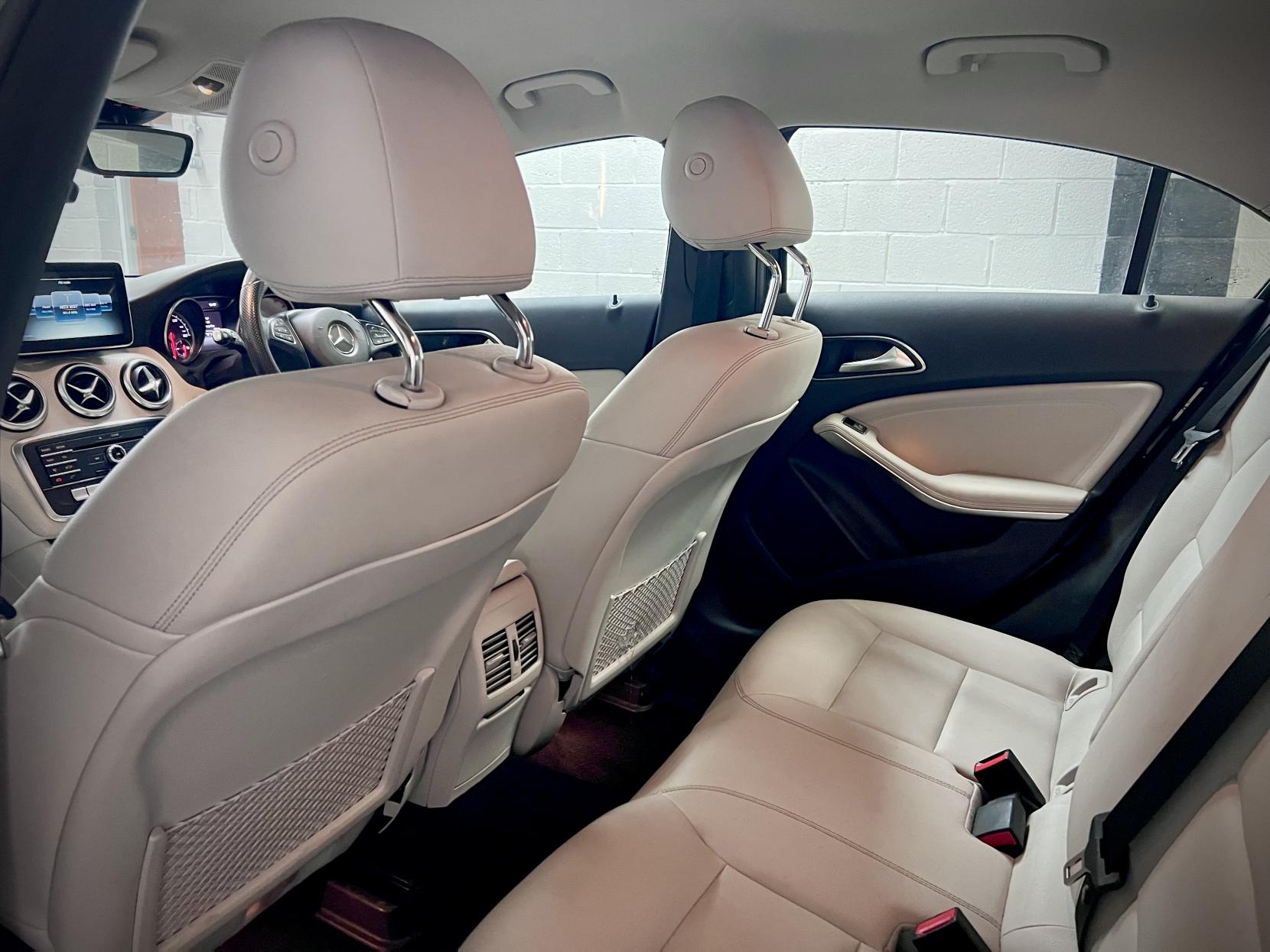 Mercedes-Benz A Class 1.5 A180d Sport (Executive) Hatchback 5dr Diesel Manual Euro 6 (s/s) (109 ps)