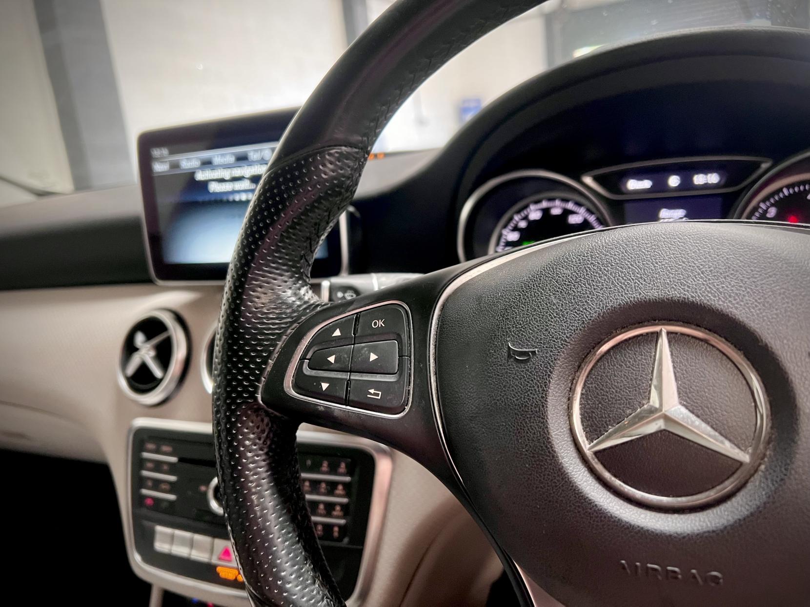 Mercedes-Benz A Class 1.5 A180d Sport (Executive) Hatchback 5dr Diesel Manual Euro 6 (s/s) (109 ps)