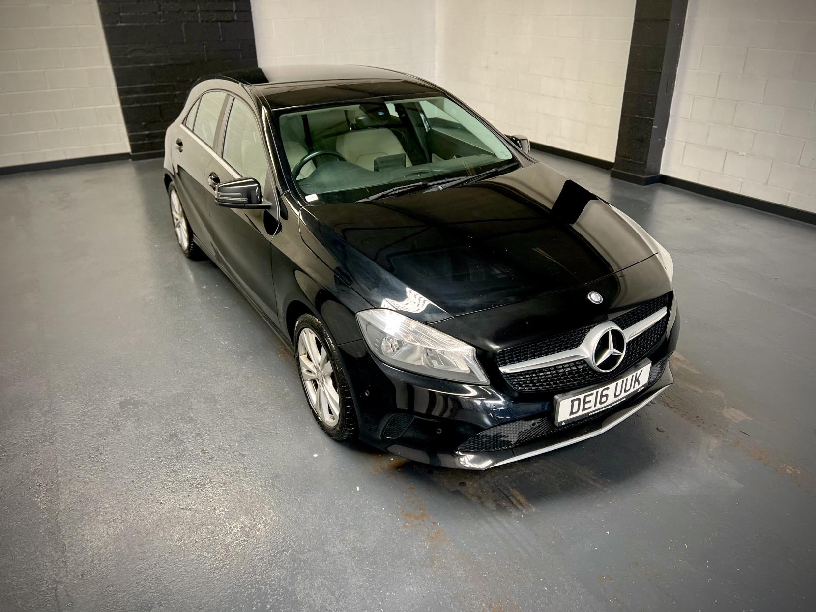 Mercedes-Benz A Class 1.5 A180d Sport (Executive) Hatchback 5dr Diesel Manual Euro 6 (s/s) (109 ps)