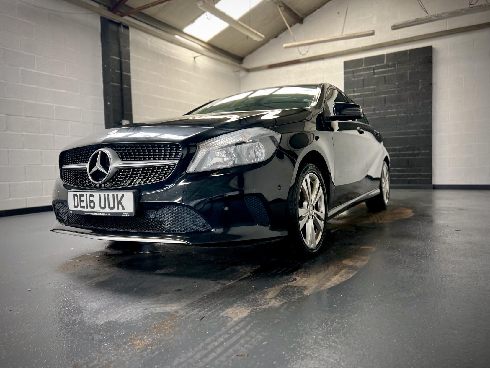 Mercedes-Benz A Class 1.5 A180d Sport (Executive) Hatchback 5dr Diesel Manual Euro 6 (s/s) (109 ps)