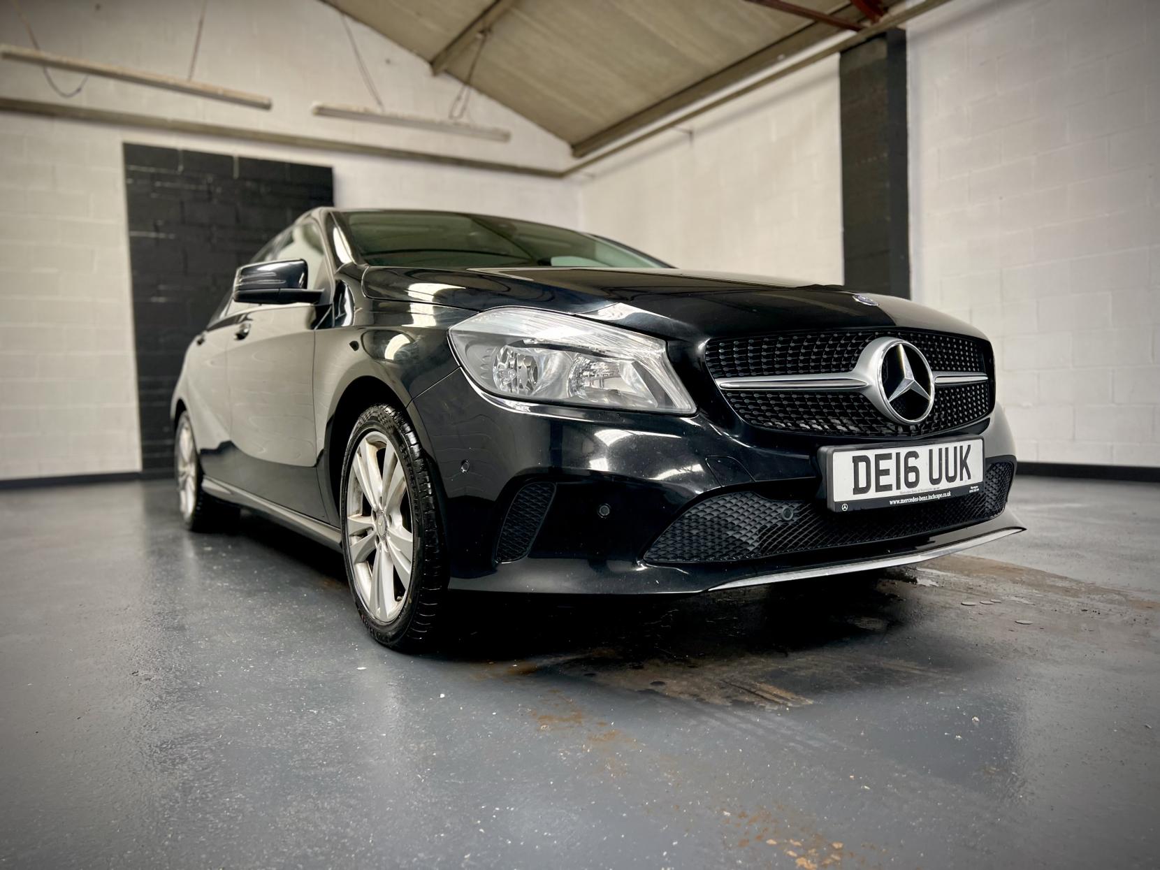 Mercedes-Benz A Class 1.5 A180d Sport (Executive) Hatchback 5dr Diesel Manual Euro 6 (s/s) (109 ps)