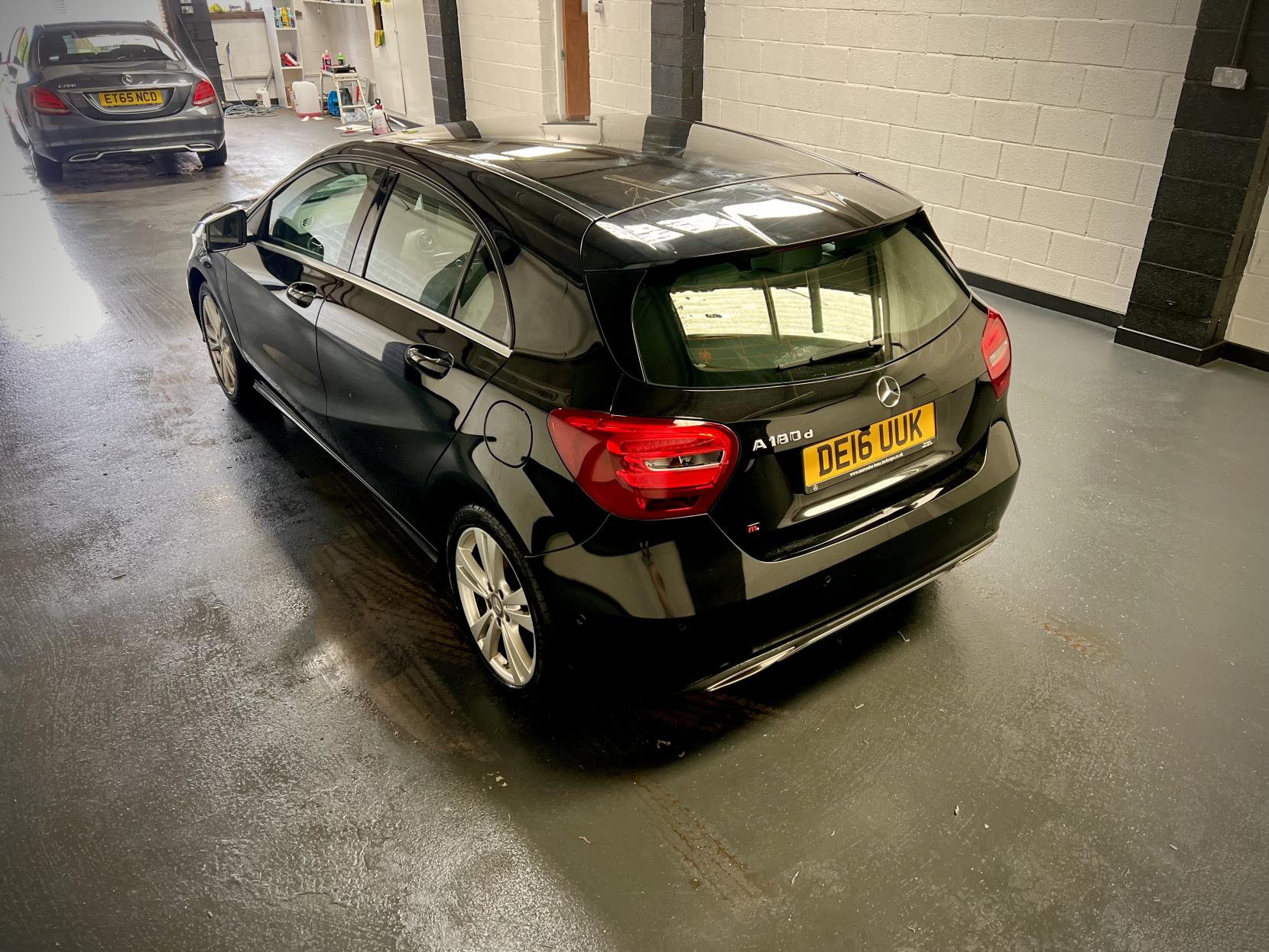 Mercedes-Benz A Class 1.5 A180d Sport (Executive) Hatchback 5dr Diesel Manual Euro 6 (s/s) (109 ps)