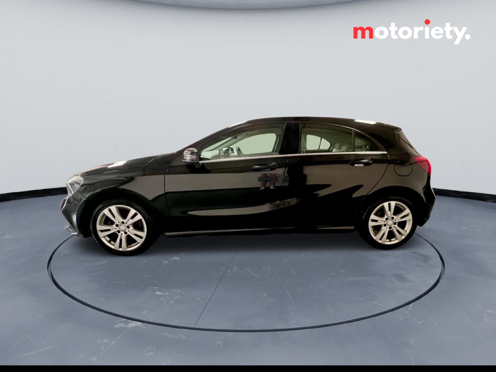 Mercedes-Benz A Class 1.5 A180d Sport (Executive) Hatchback 5dr Diesel Manual Euro 6 (s/s) (109 ps)