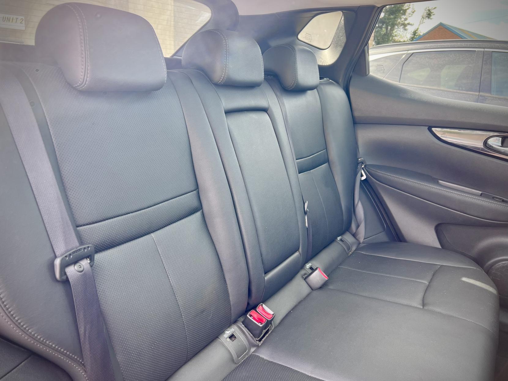 Nissan Qashqai 1.5 dCi Tekna SUV 5dr Diesel Manual 2WD Euro 5 (s/s) (110 ps)