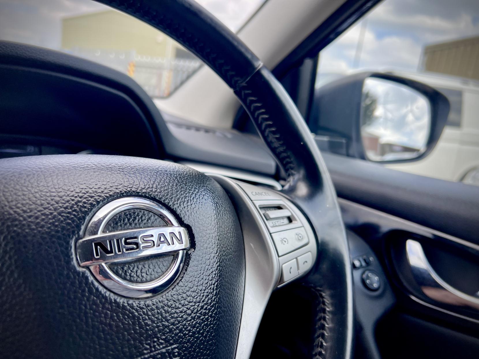 Nissan Qashqai 1.5 dCi Tekna SUV 5dr Diesel Manual 2WD Euro 5 (s/s) (110 ps)