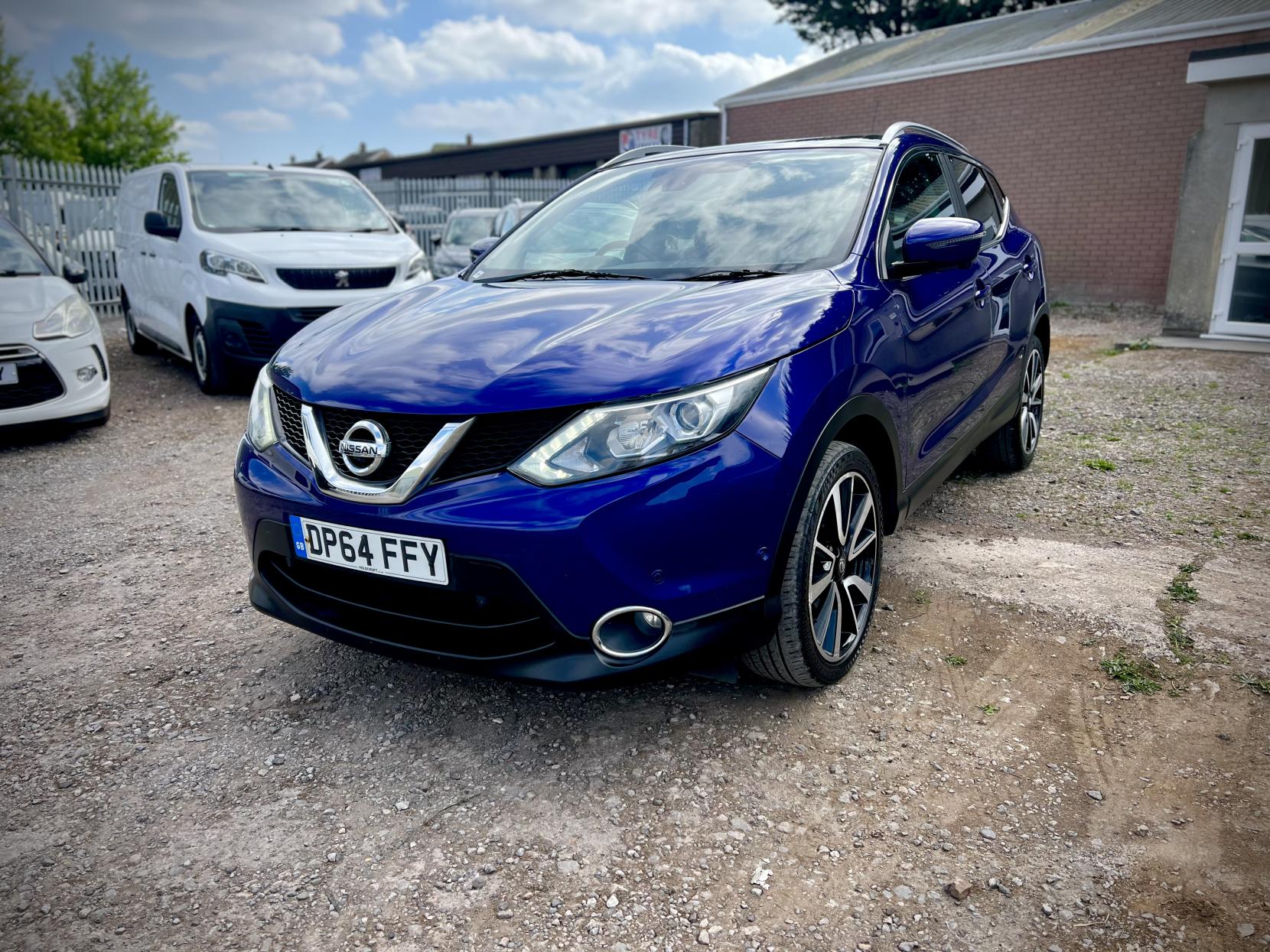 Nissan Qashqai 1.5 dCi Tekna SUV 5dr Diesel Manual 2WD Euro 5 (s/s) (110 ps)