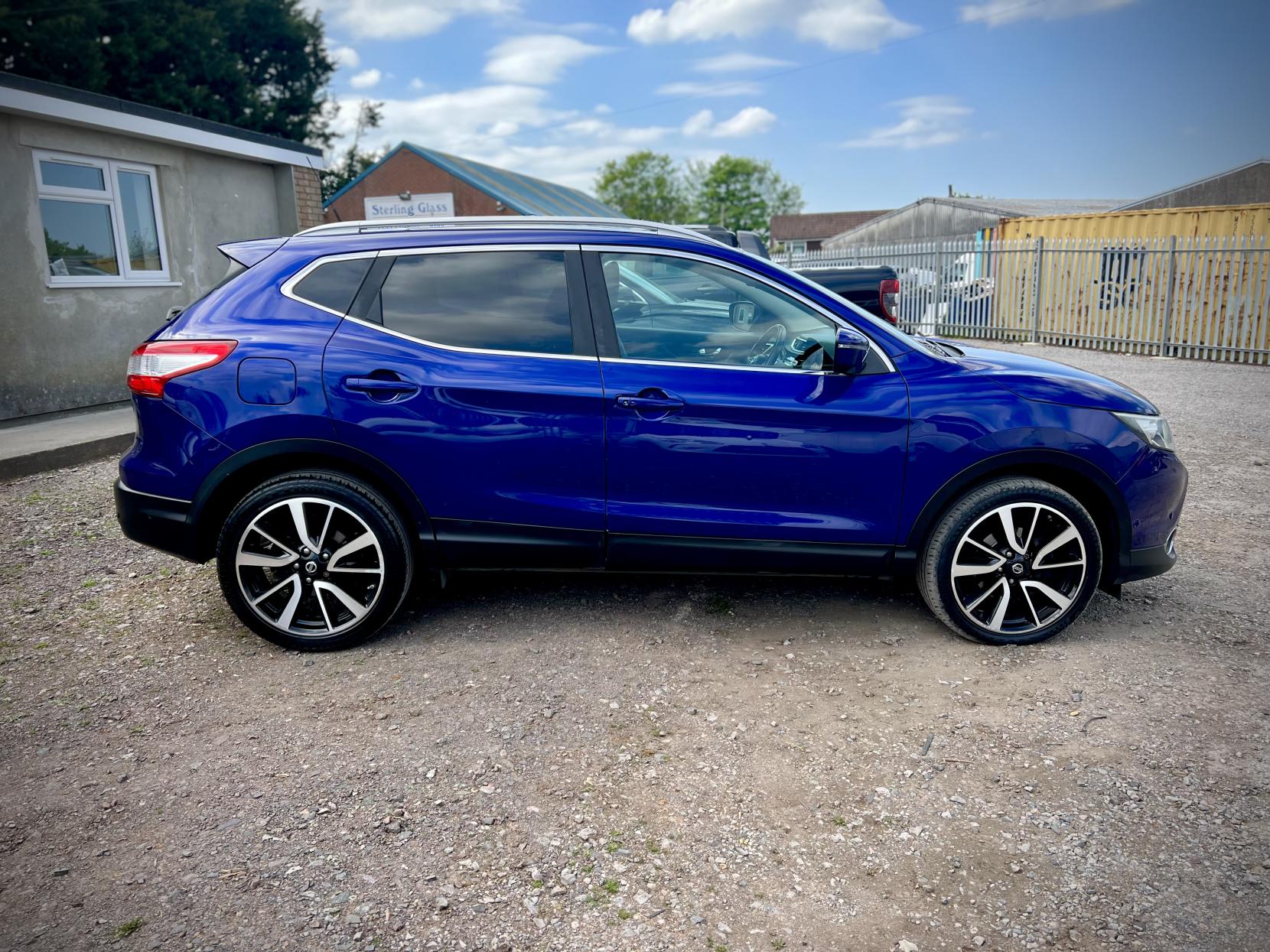 Nissan Qashqai 1.5 dCi Tekna SUV 5dr Diesel Manual 2WD Euro 5 (s/s) (110 ps)