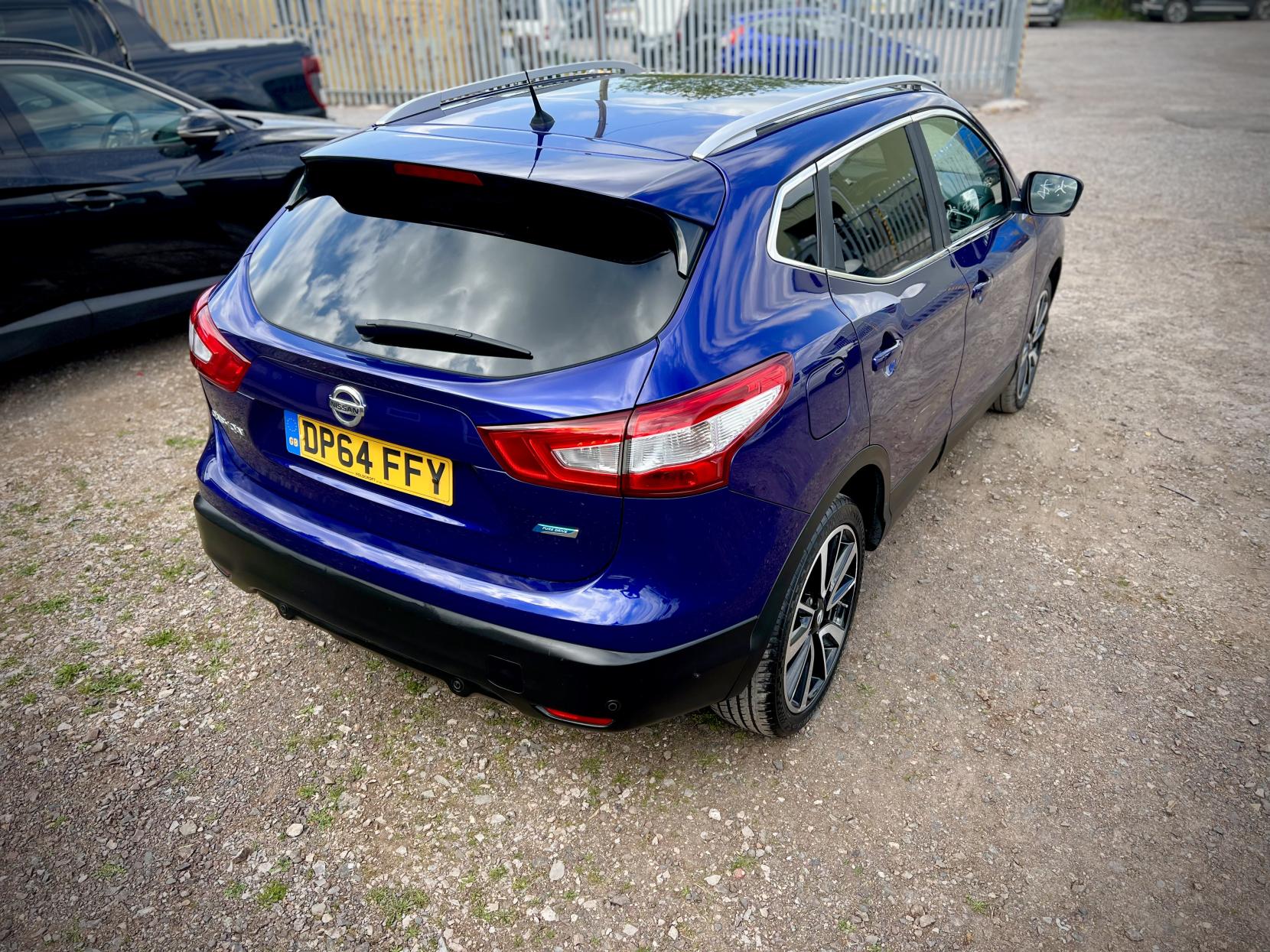 Nissan Qashqai 1.5 dCi Tekna SUV 5dr Diesel Manual 2WD Euro 5 (s/s) (110 ps)