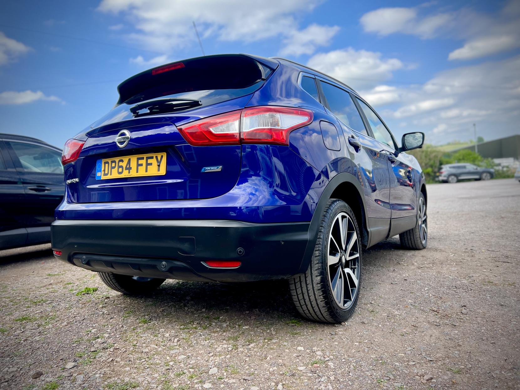 Nissan Qashqai 1.5 dCi Tekna SUV 5dr Diesel Manual 2WD Euro 5 (s/s) (110 ps)