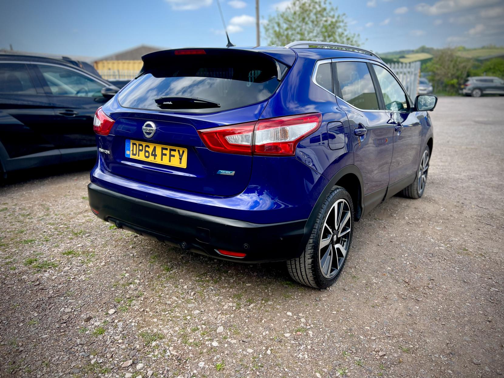 Nissan Qashqai 1.5 dCi Tekna SUV 5dr Diesel Manual 2WD Euro 5 (s/s) (110 ps)