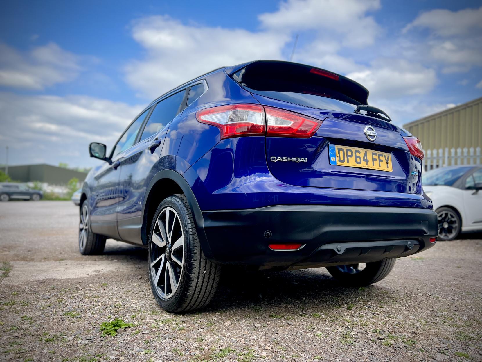 Nissan Qashqai 1.5 dCi Tekna SUV 5dr Diesel Manual 2WD Euro 5 (s/s) (110 ps)