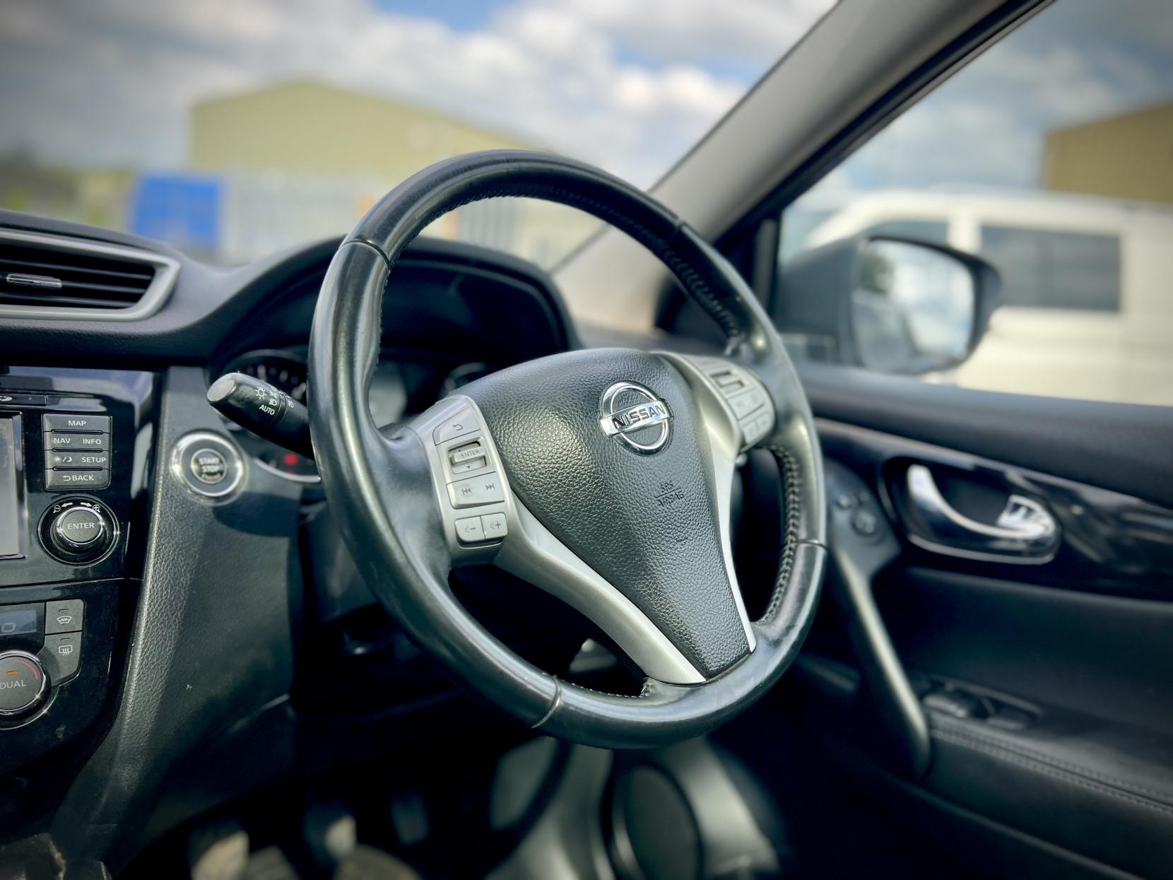 Nissan Qashqai 1.5 dCi Tekna SUV 5dr Diesel Manual 2WD Euro 5 (s/s) (110 ps)