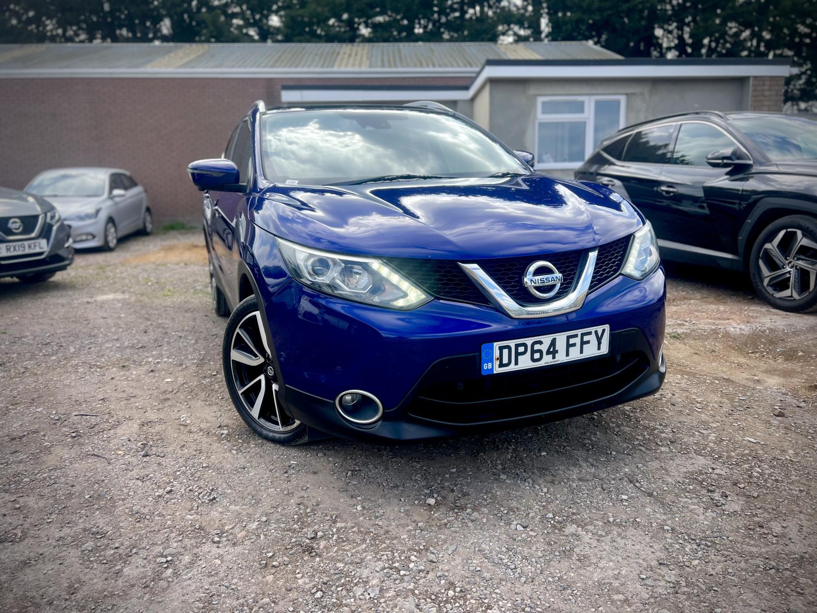 Nissan Qashqai 1.5 dCi Tekna SUV 5dr Diesel Manual 2WD Euro 5 (s/s) (110 ps)